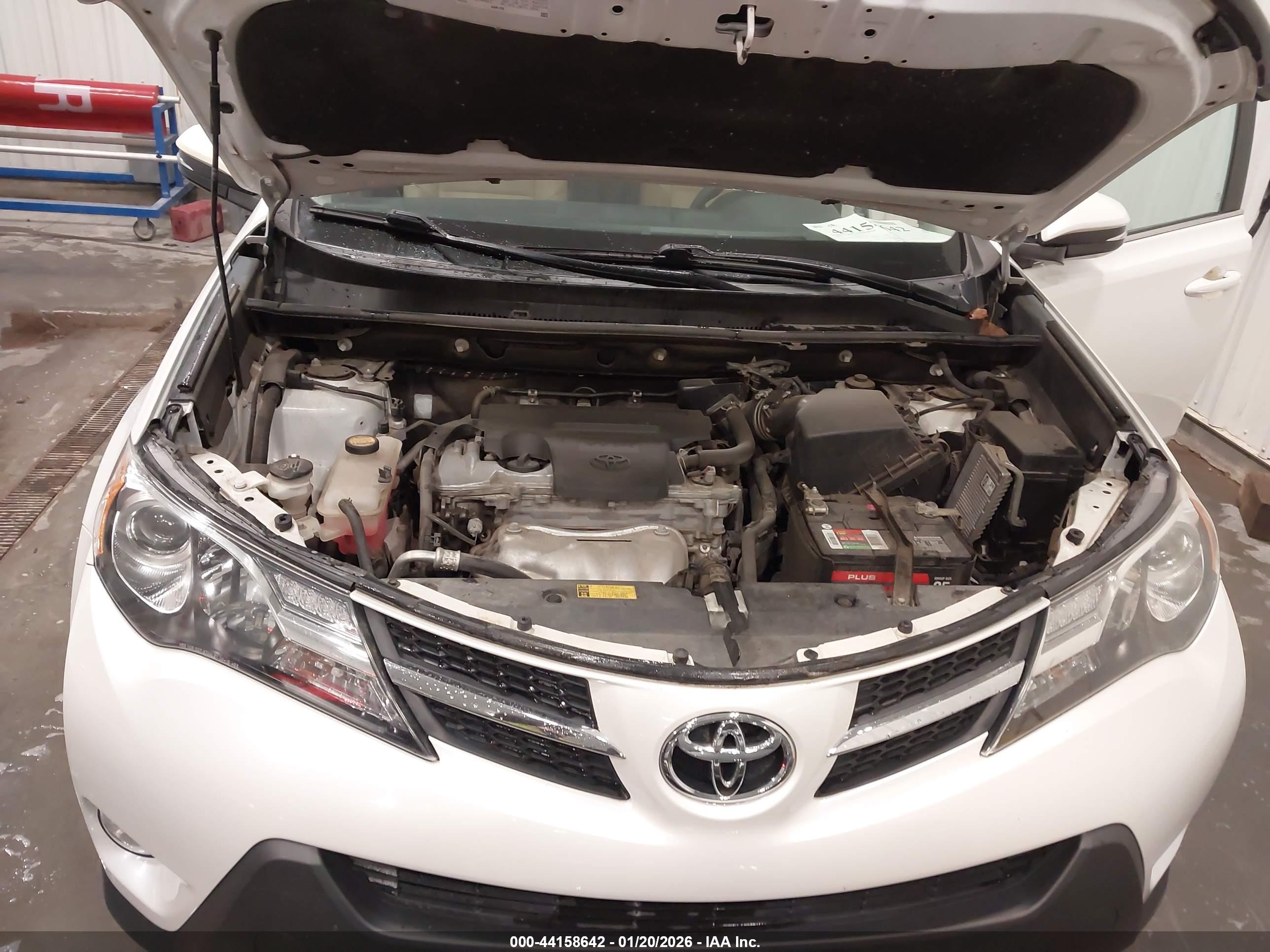 TOYOTA RAV4 image 10