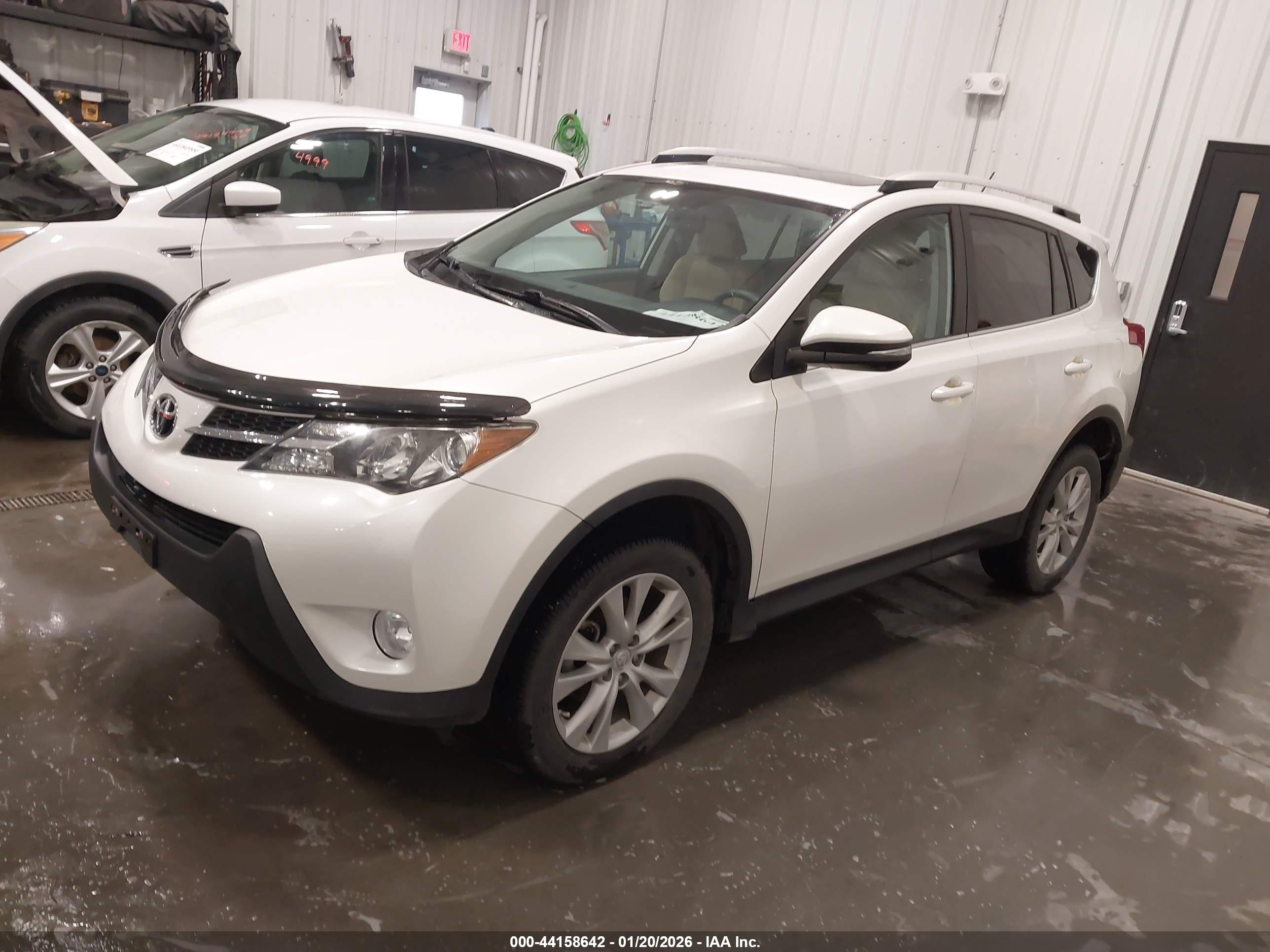 TOYOTA RAV4 image 2