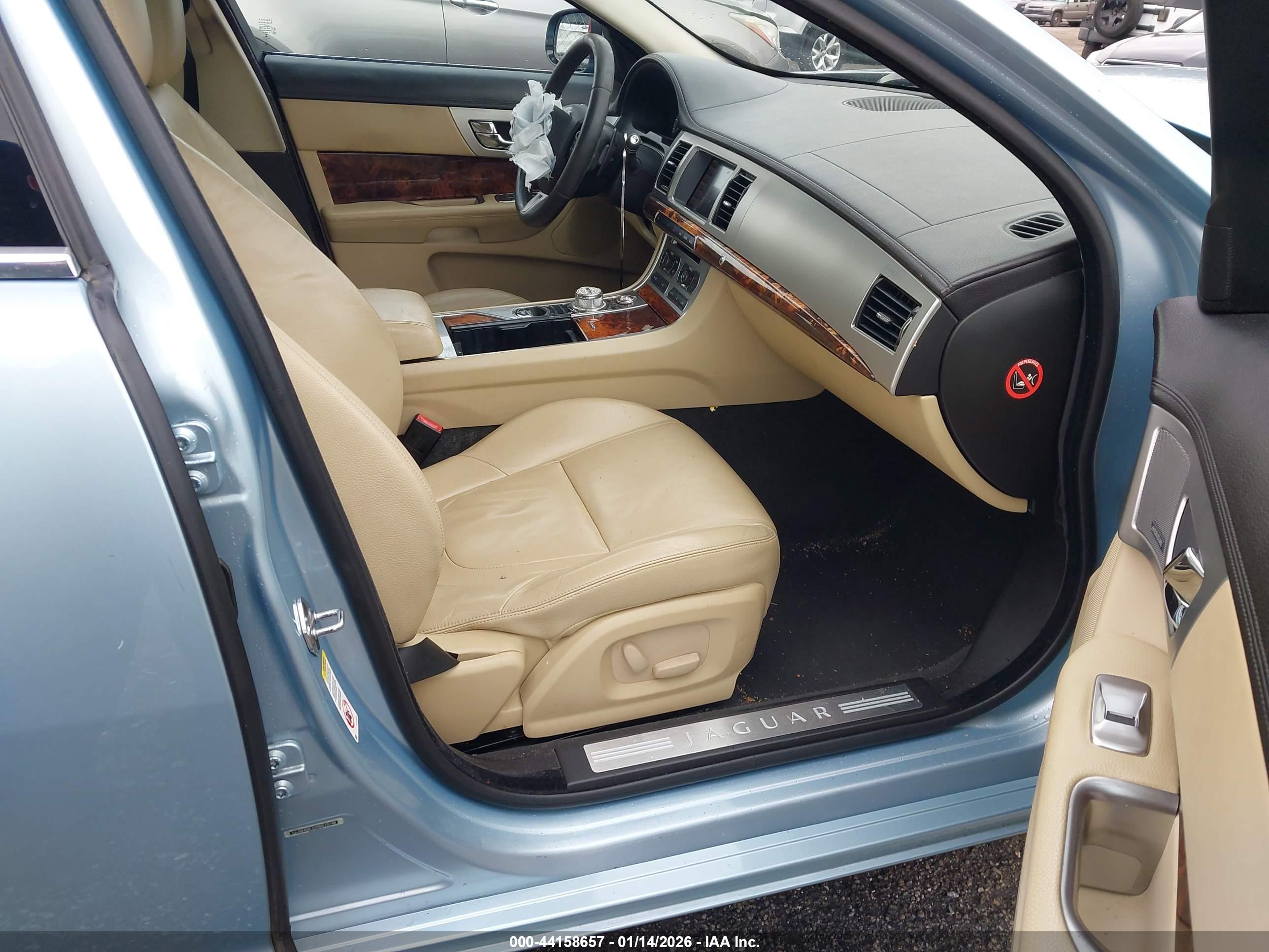 JAGUAR XF image 5