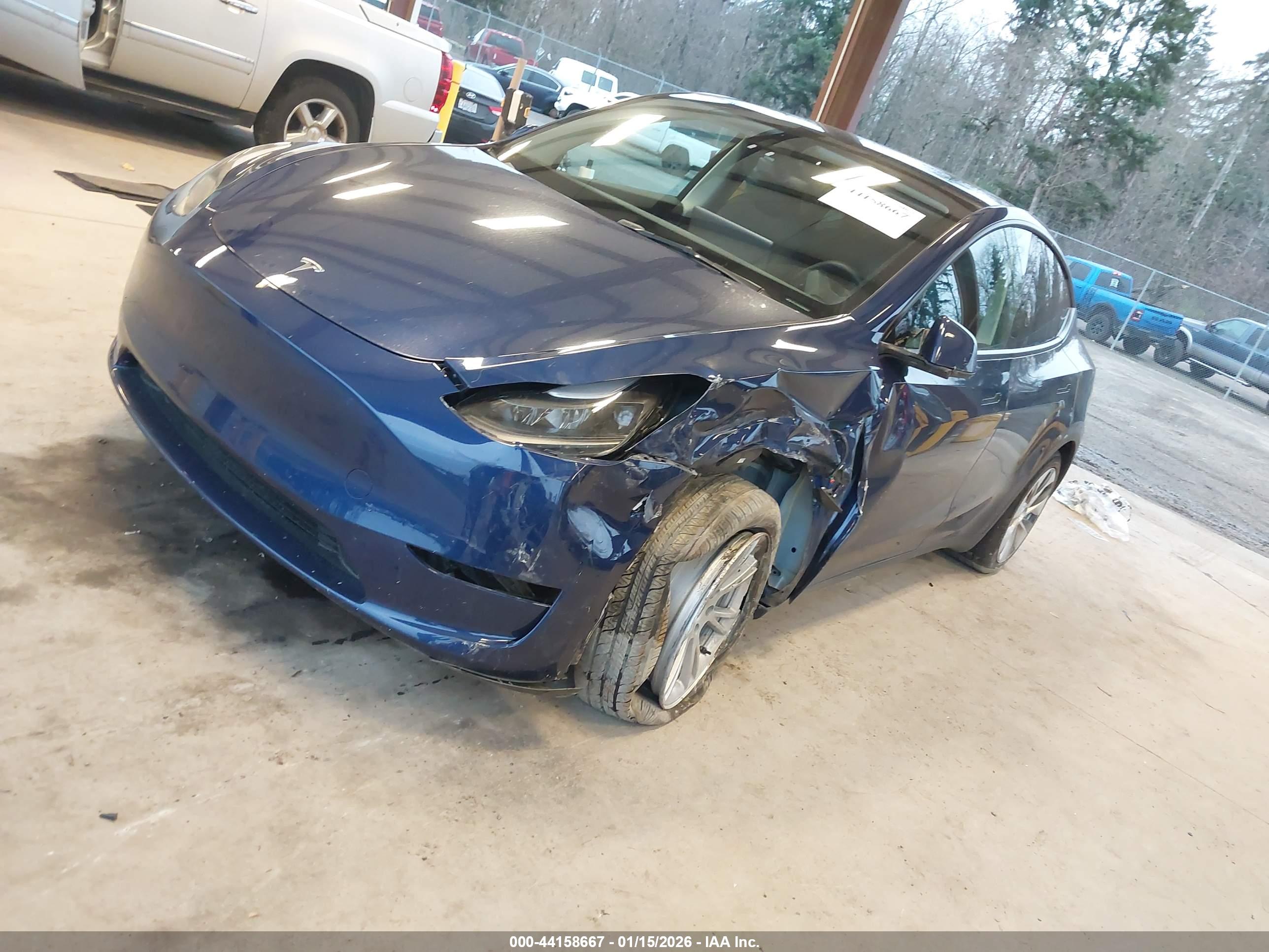 TESLA MODEL image 2