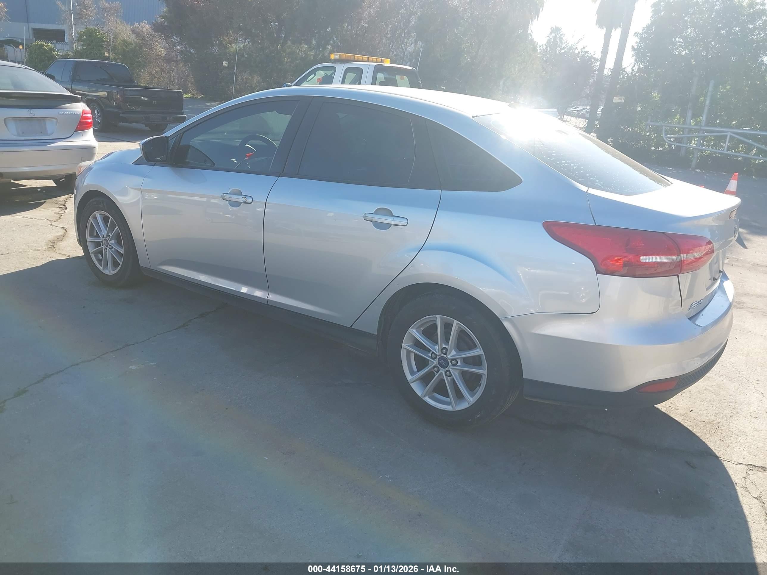 FORD FOCUS image 3