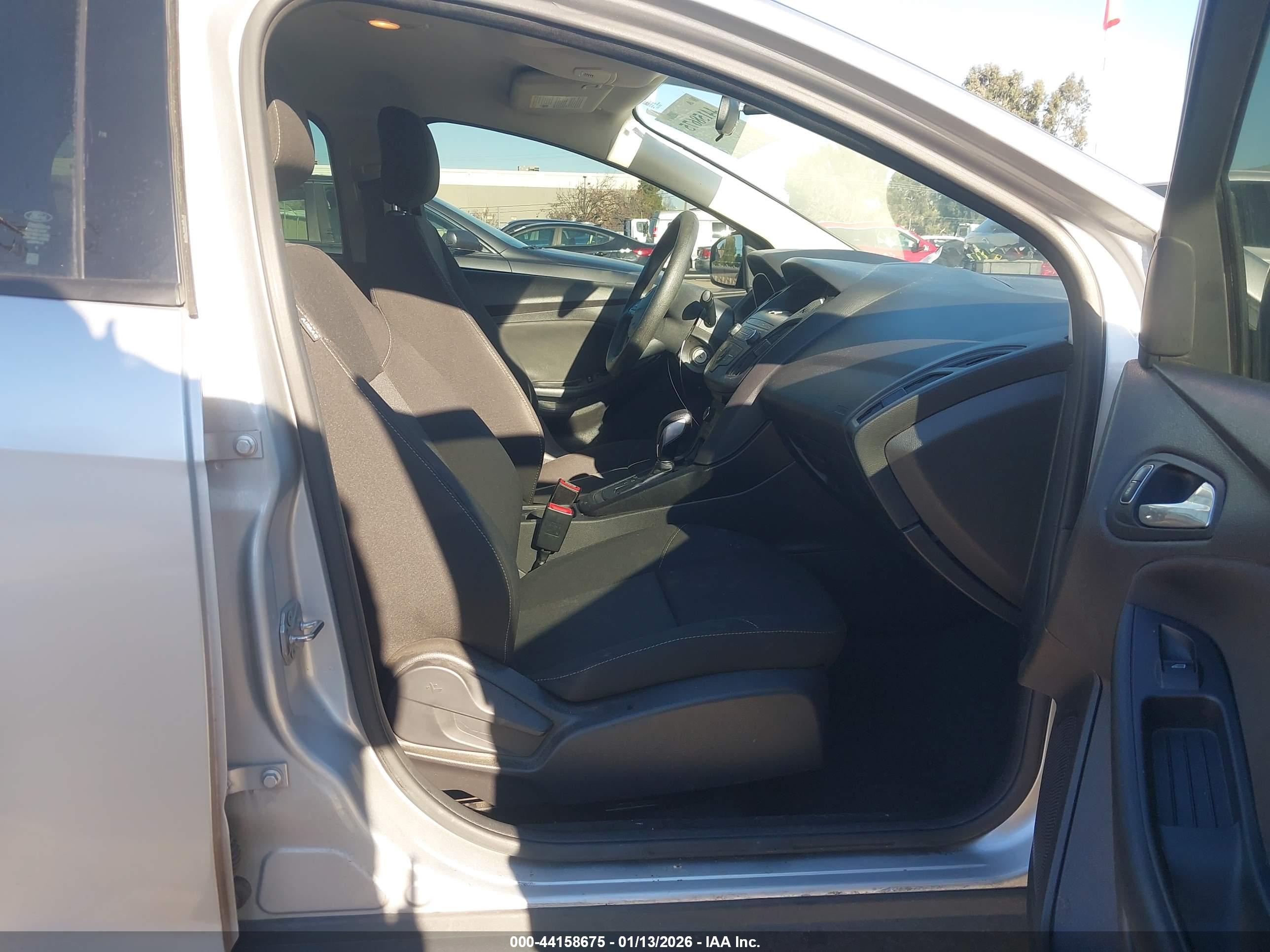 FORD FOCUS image 5