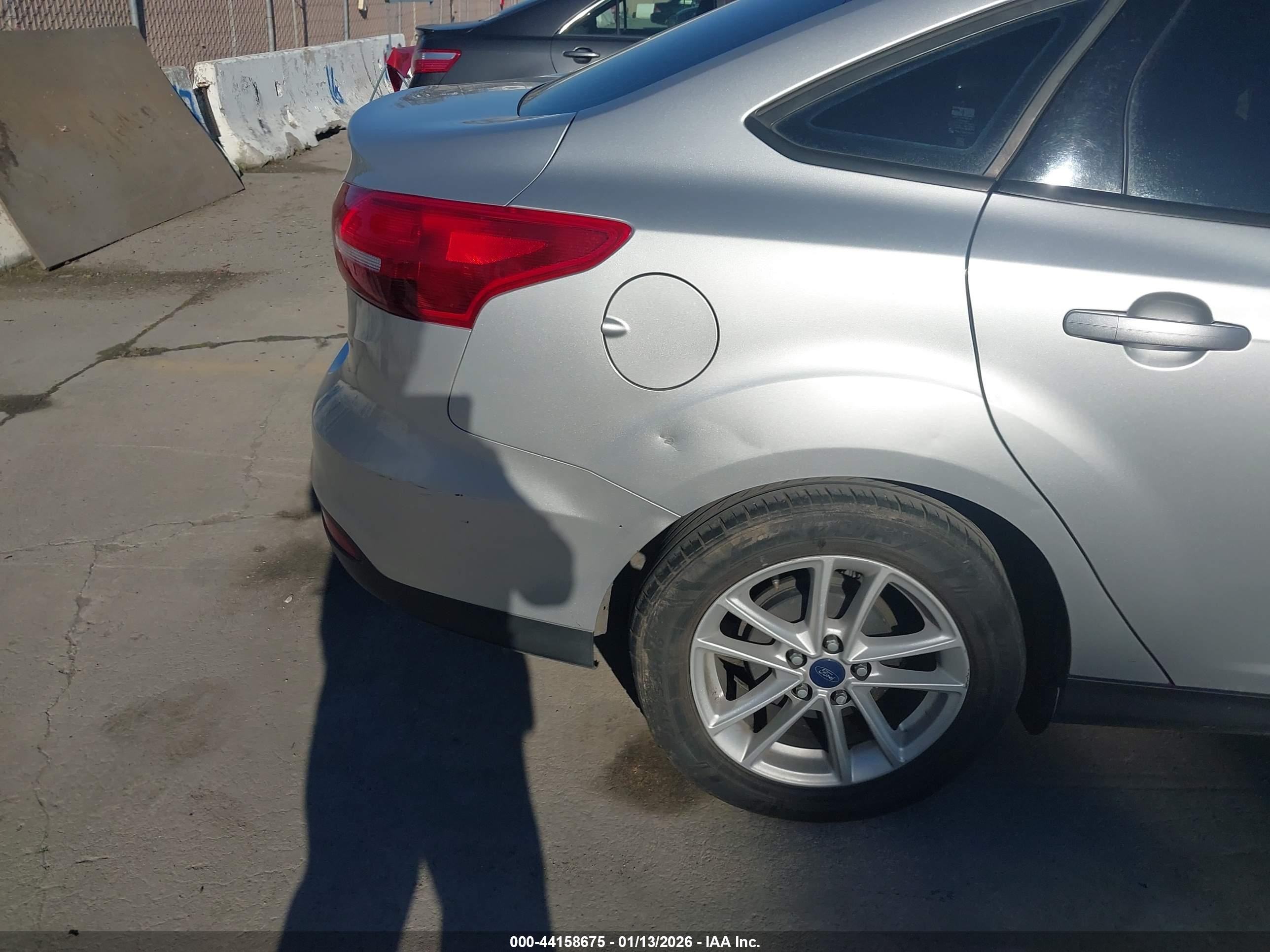 FORD FOCUS image 6
