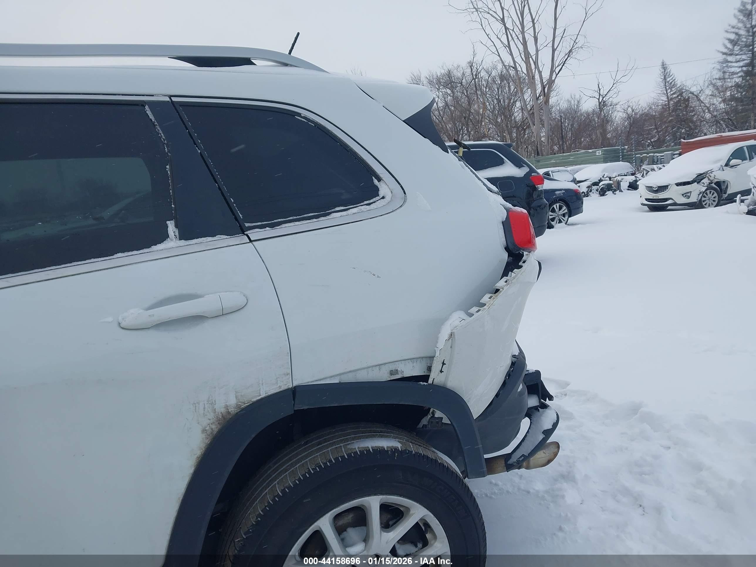JEEP CHEROKEE image 6