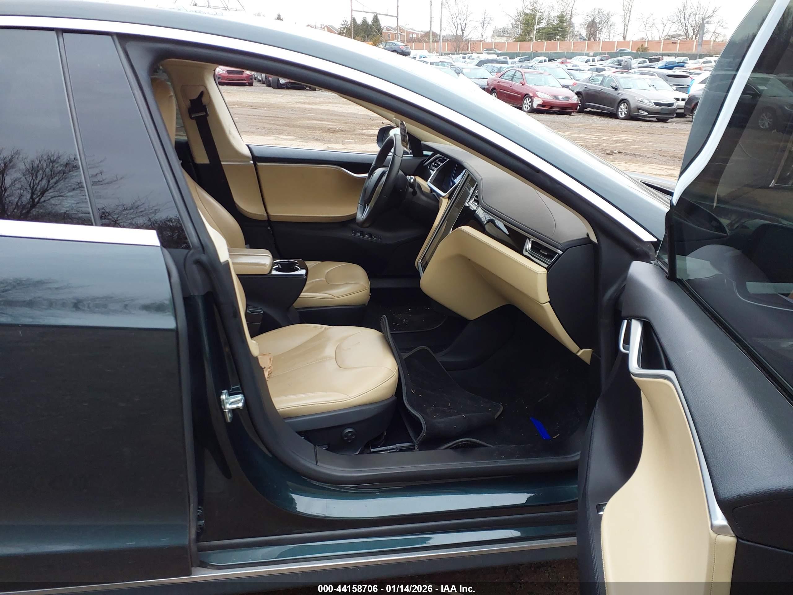 TESLA MODEL image 5