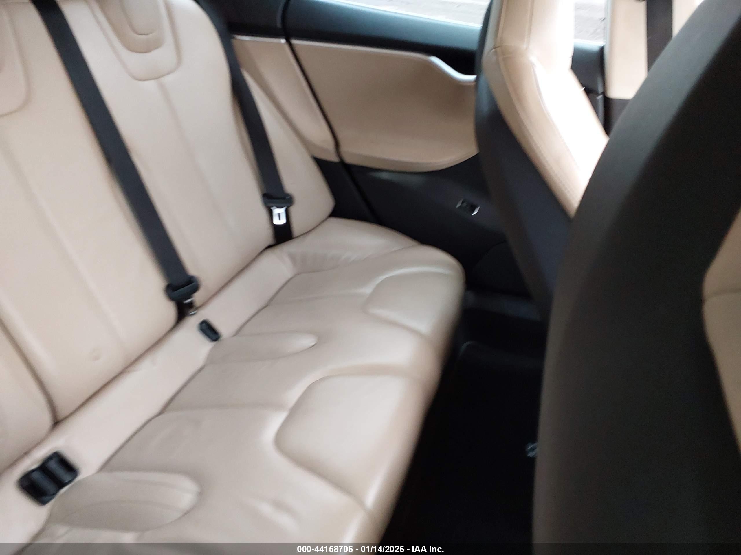 TESLA MODEL image 8