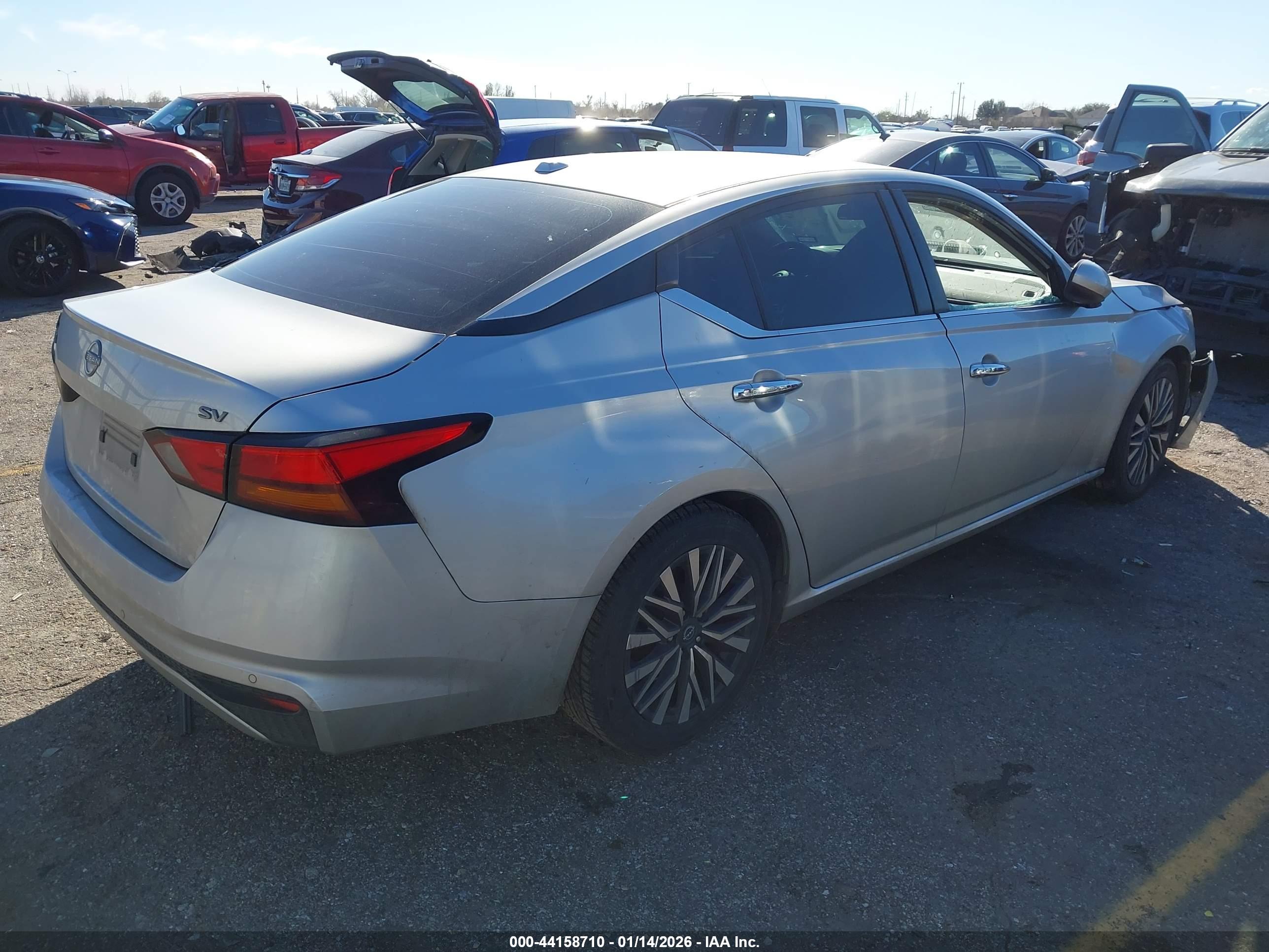 NISSAN ALTIMA image 4