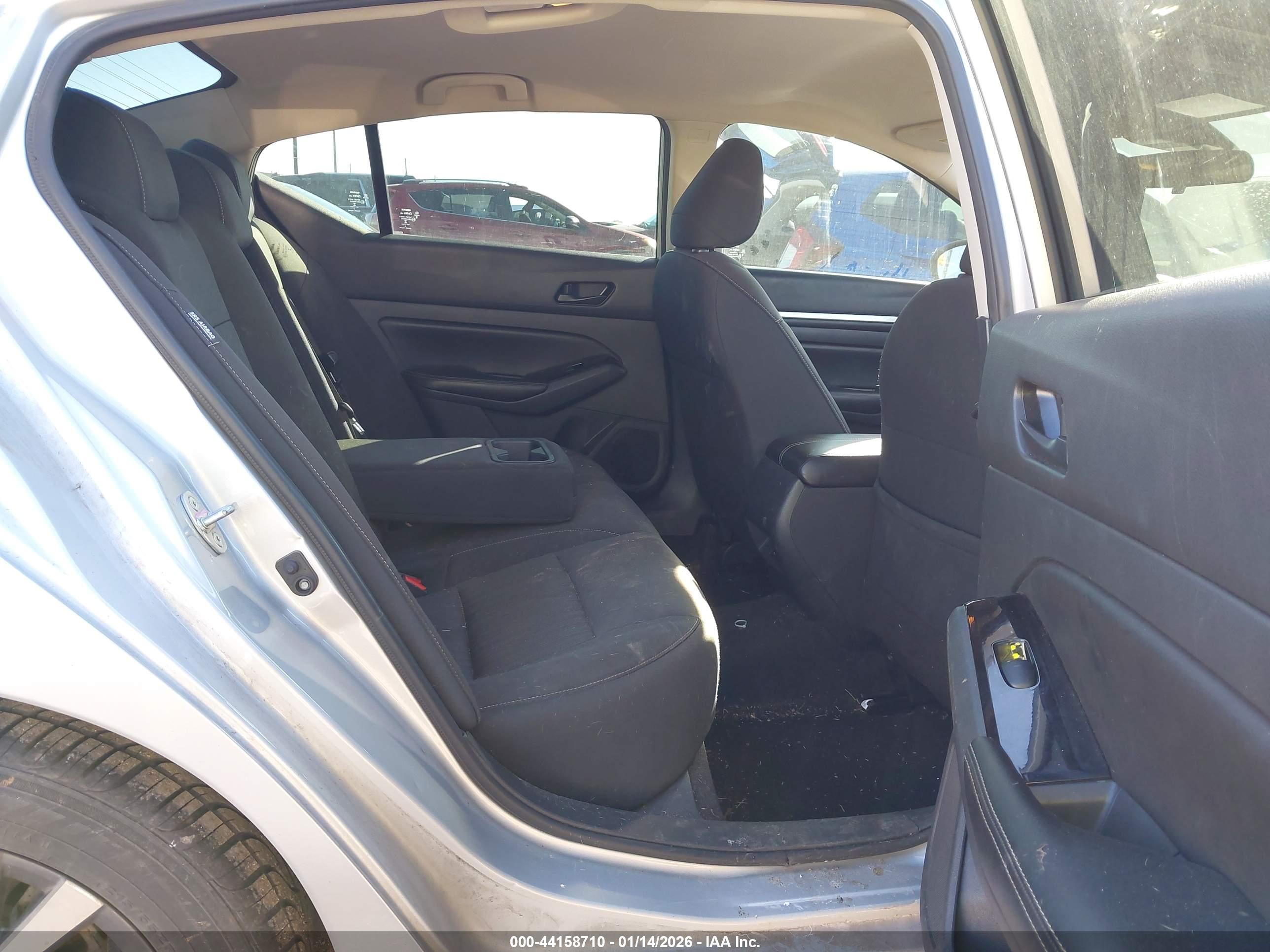 NISSAN ALTIMA image 8