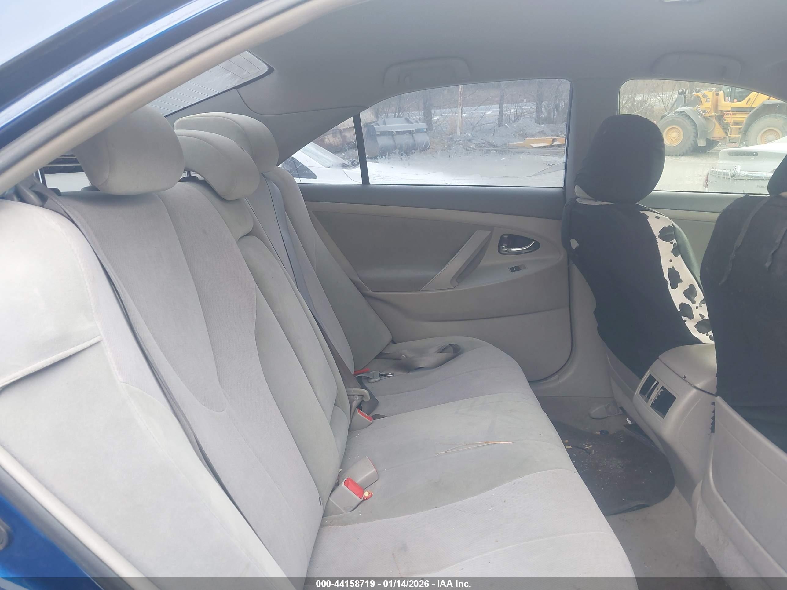 TOYOTA CAMRY image 8
