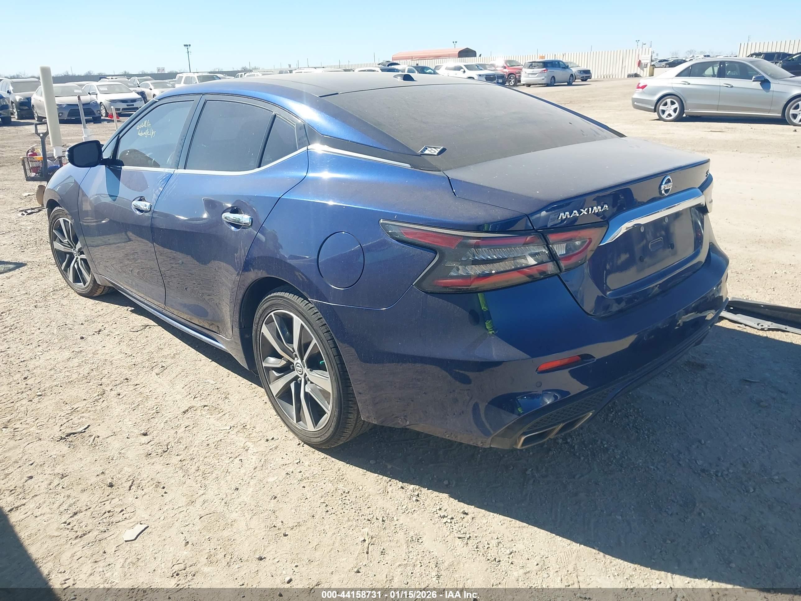 NISSAN MAXIMA image 3