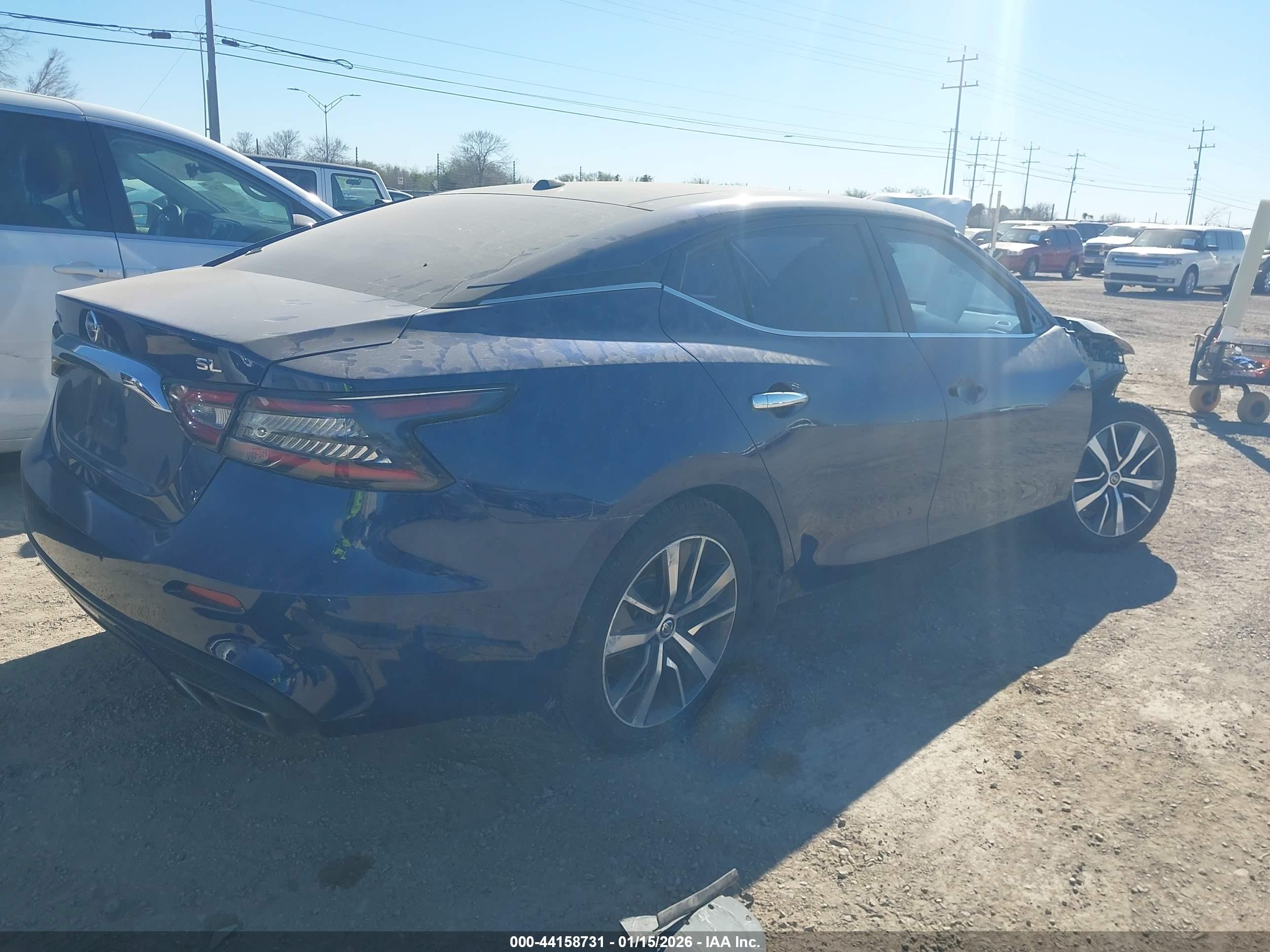 NISSAN MAXIMA image 4