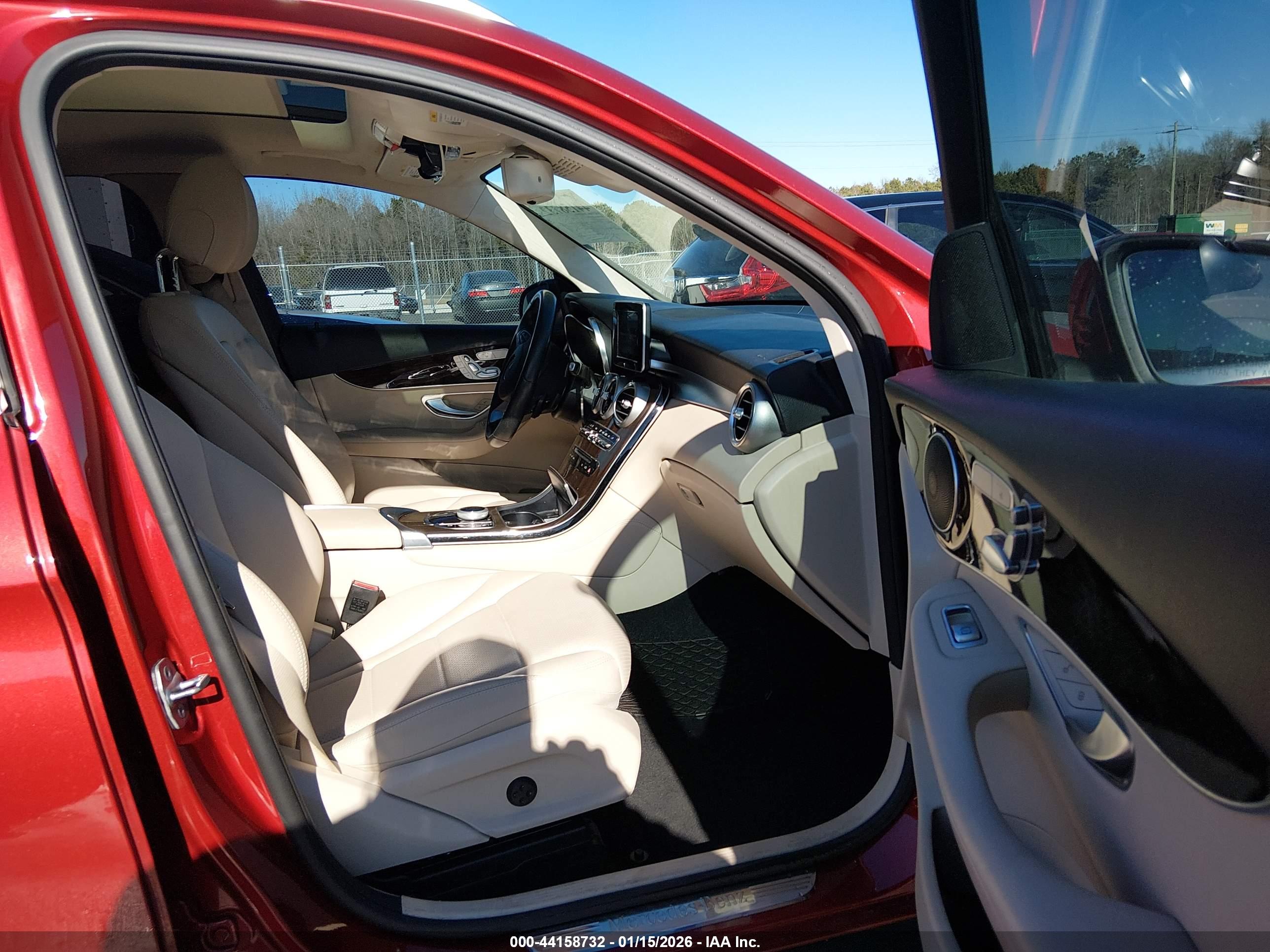 MERCEDES-BENZ GLC image 5