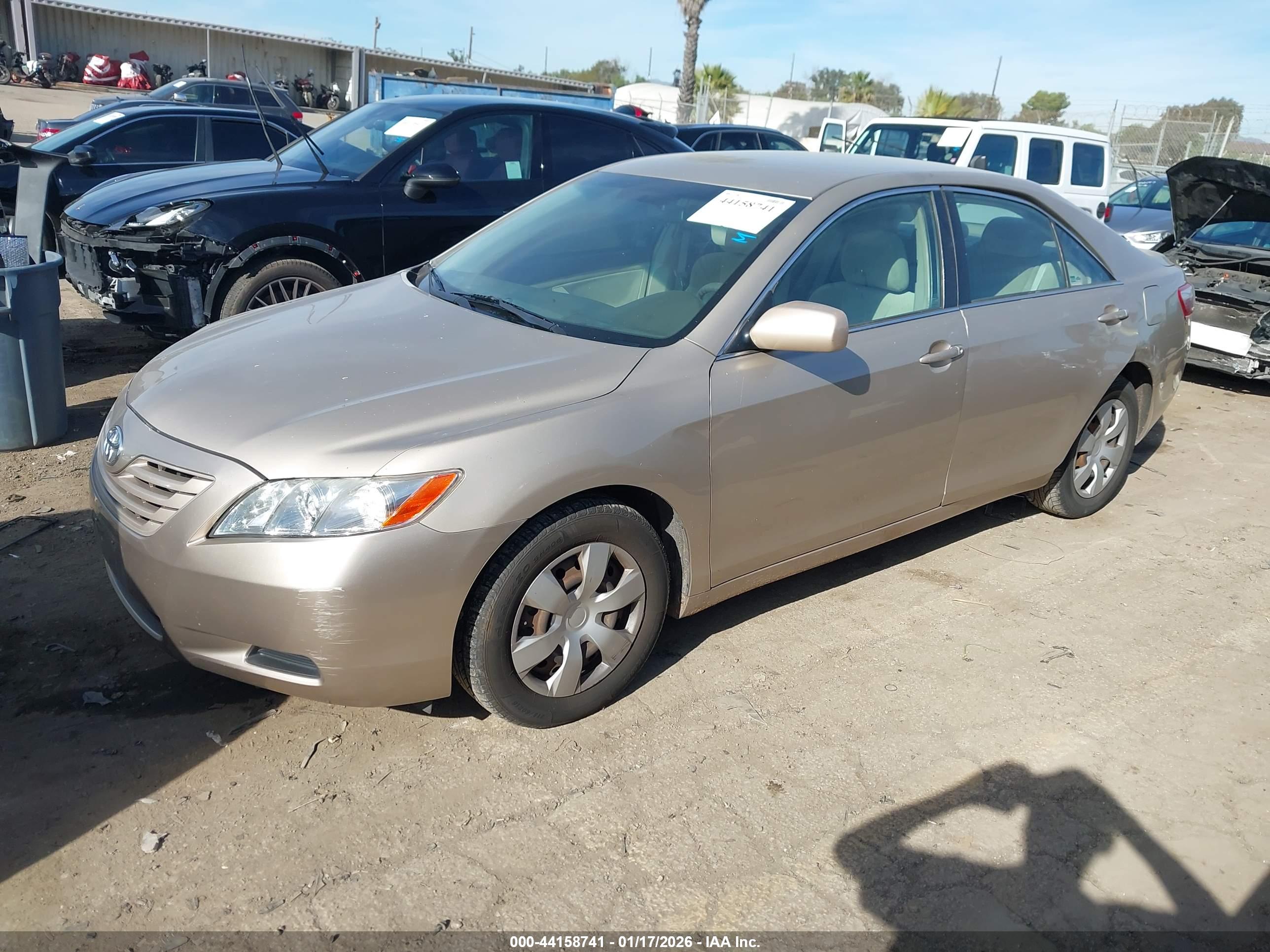 TOYOTA CAMRY image 2