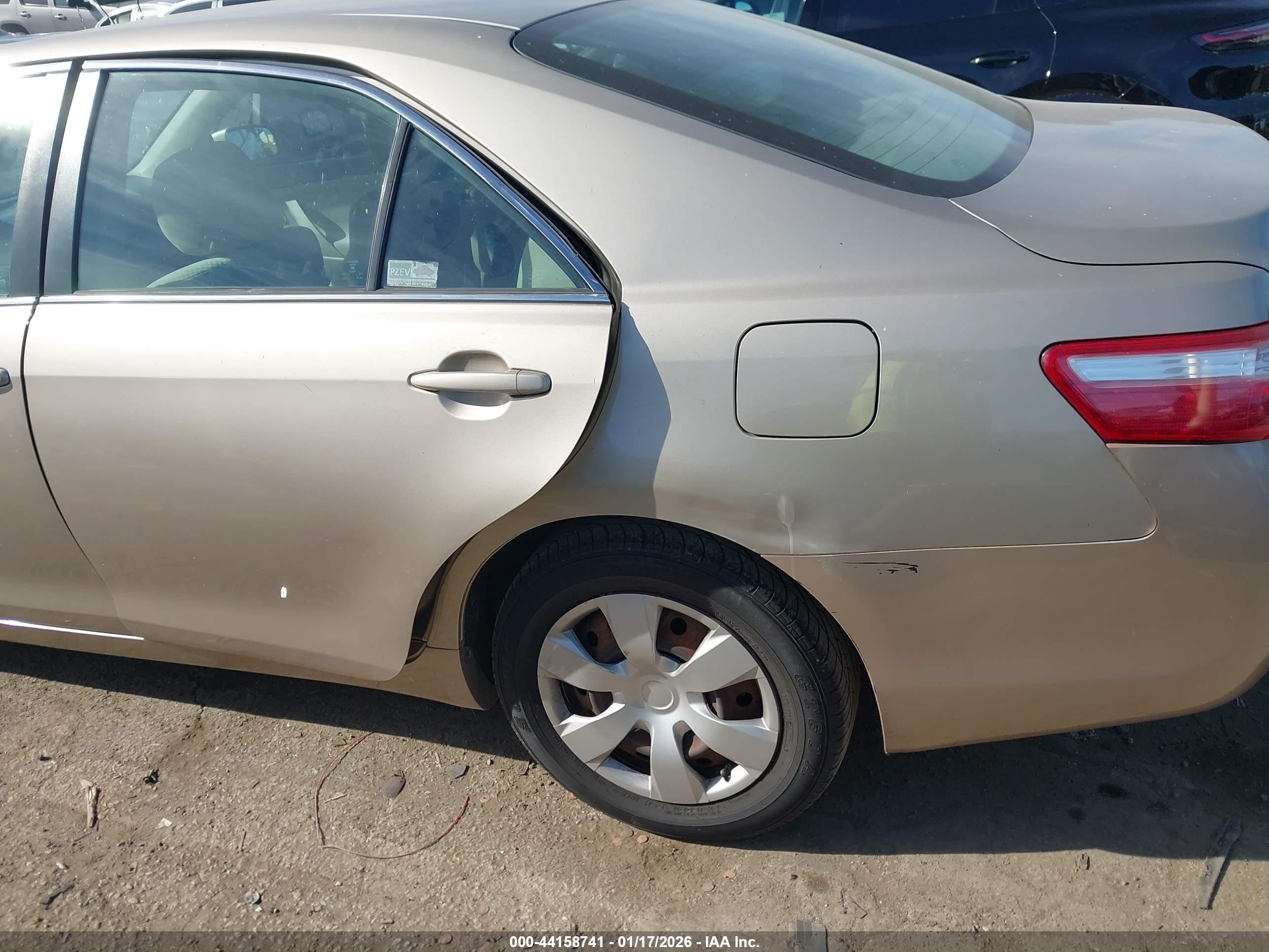 TOYOTA CAMRY image 6