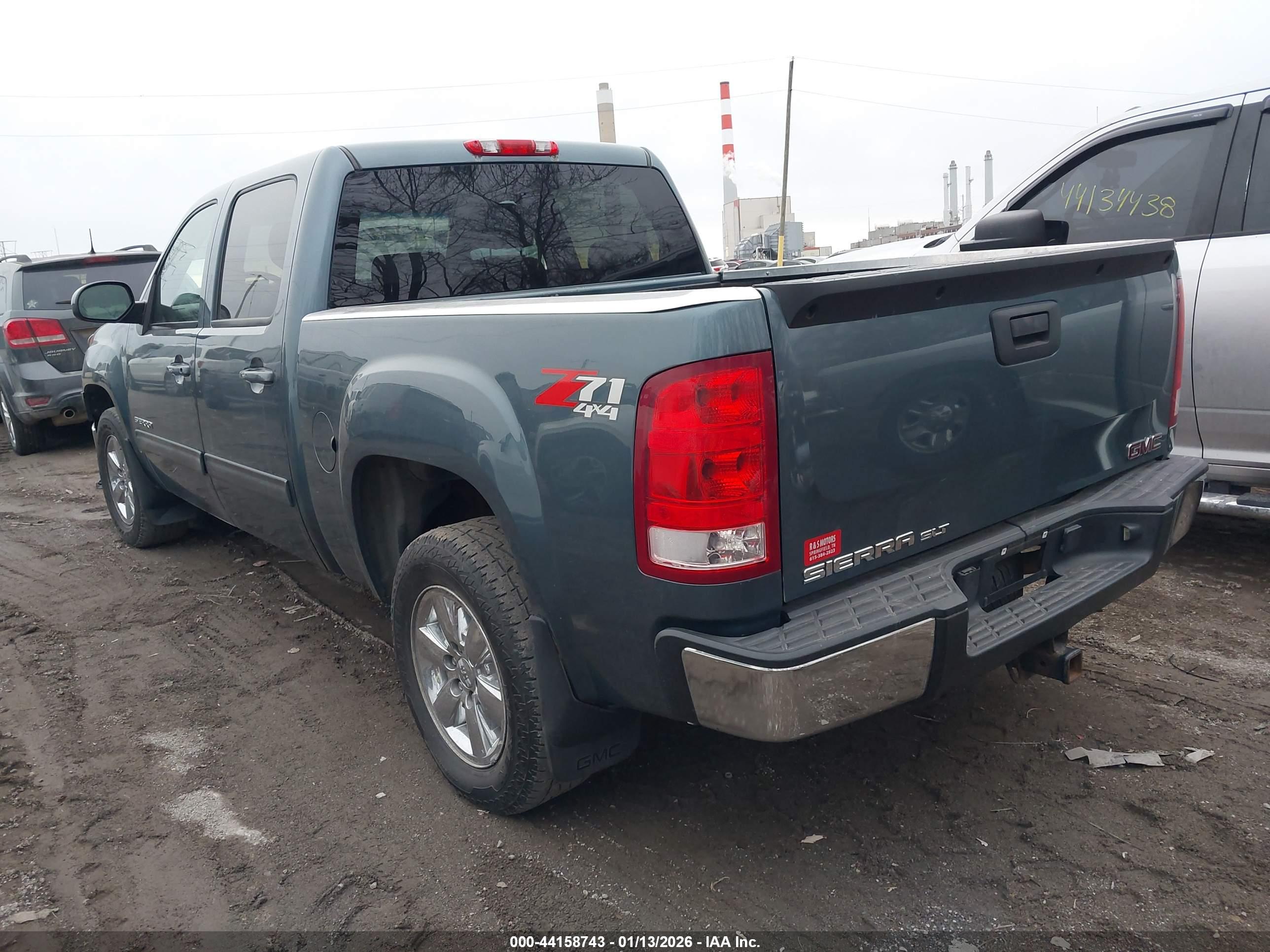 GMC SIERRA image 3
