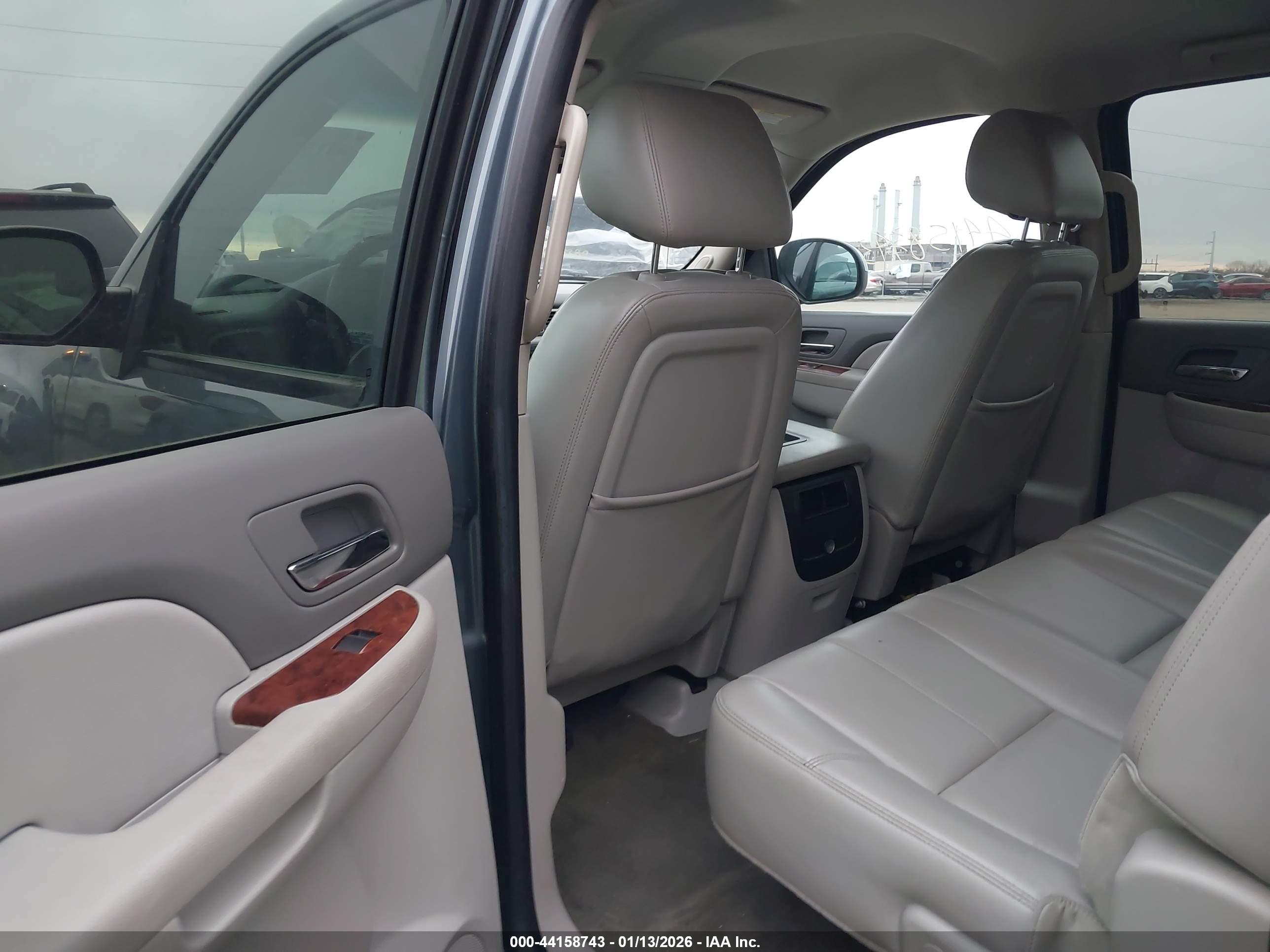 GMC SIERRA image 8