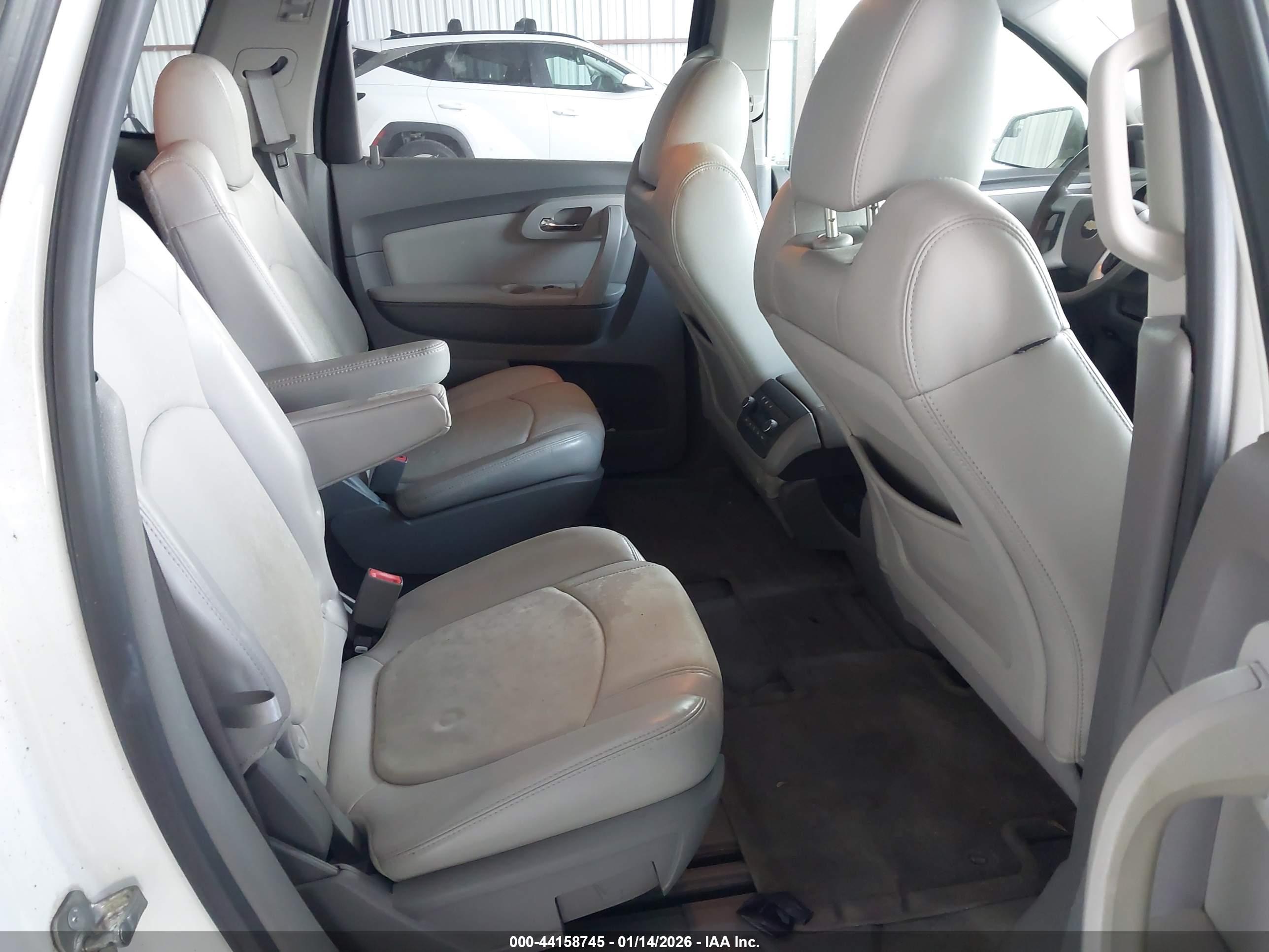 CHEVROLET TRAVERSE image 8