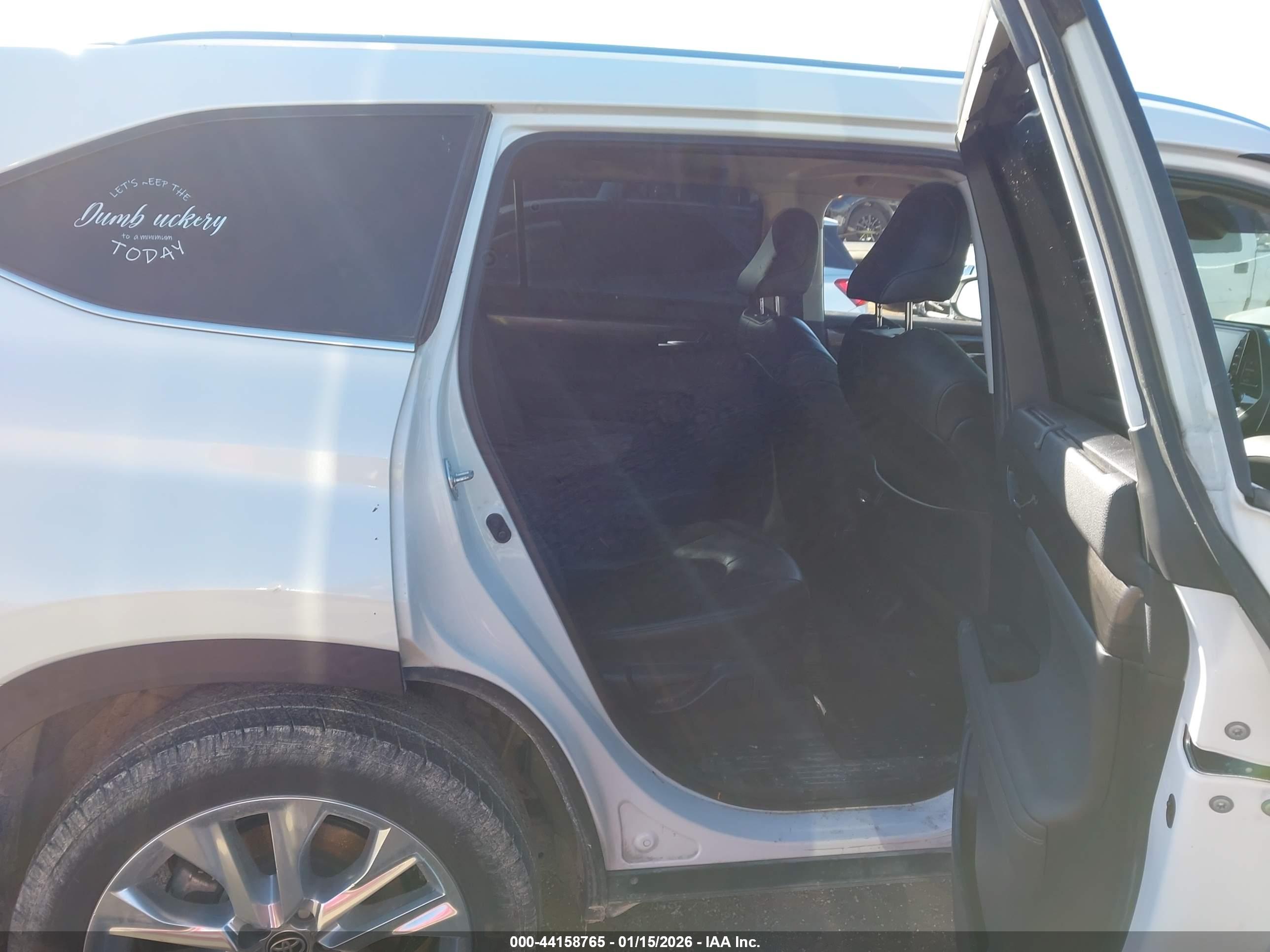 TOYOTA HIGHLANDER image 8
