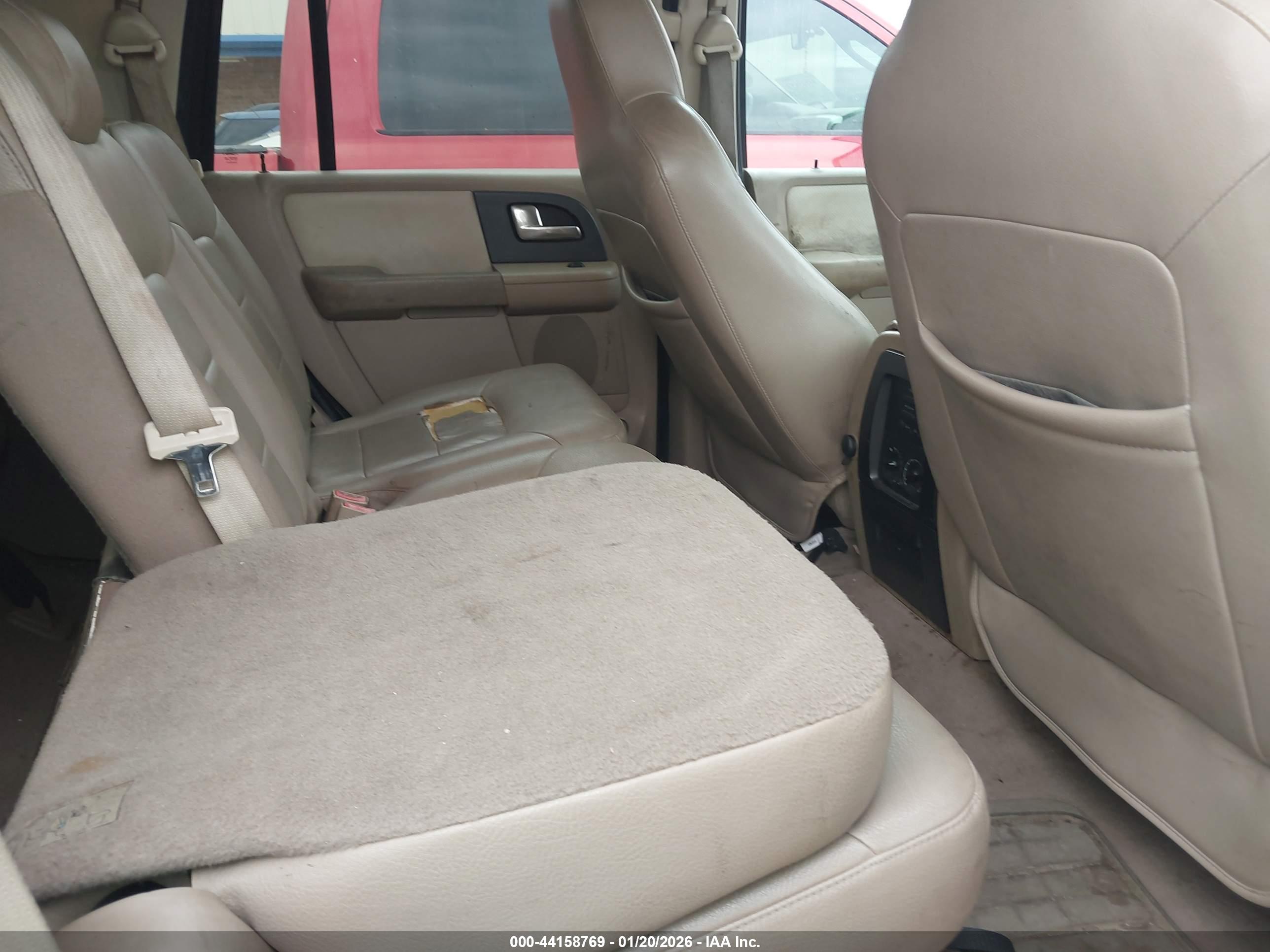 FORD EXPEDITION image 8