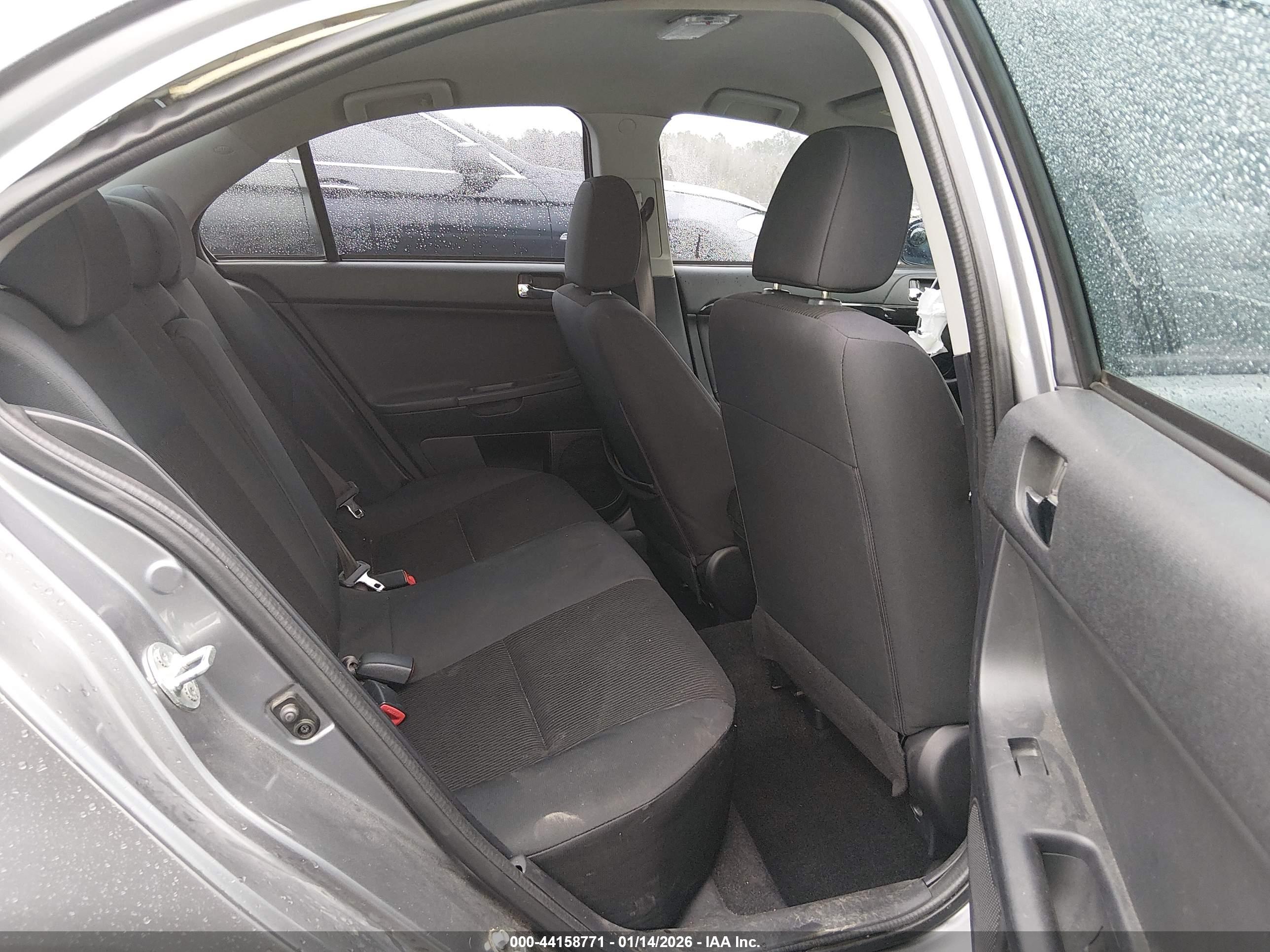 MITSUBISHI LANCER image 8