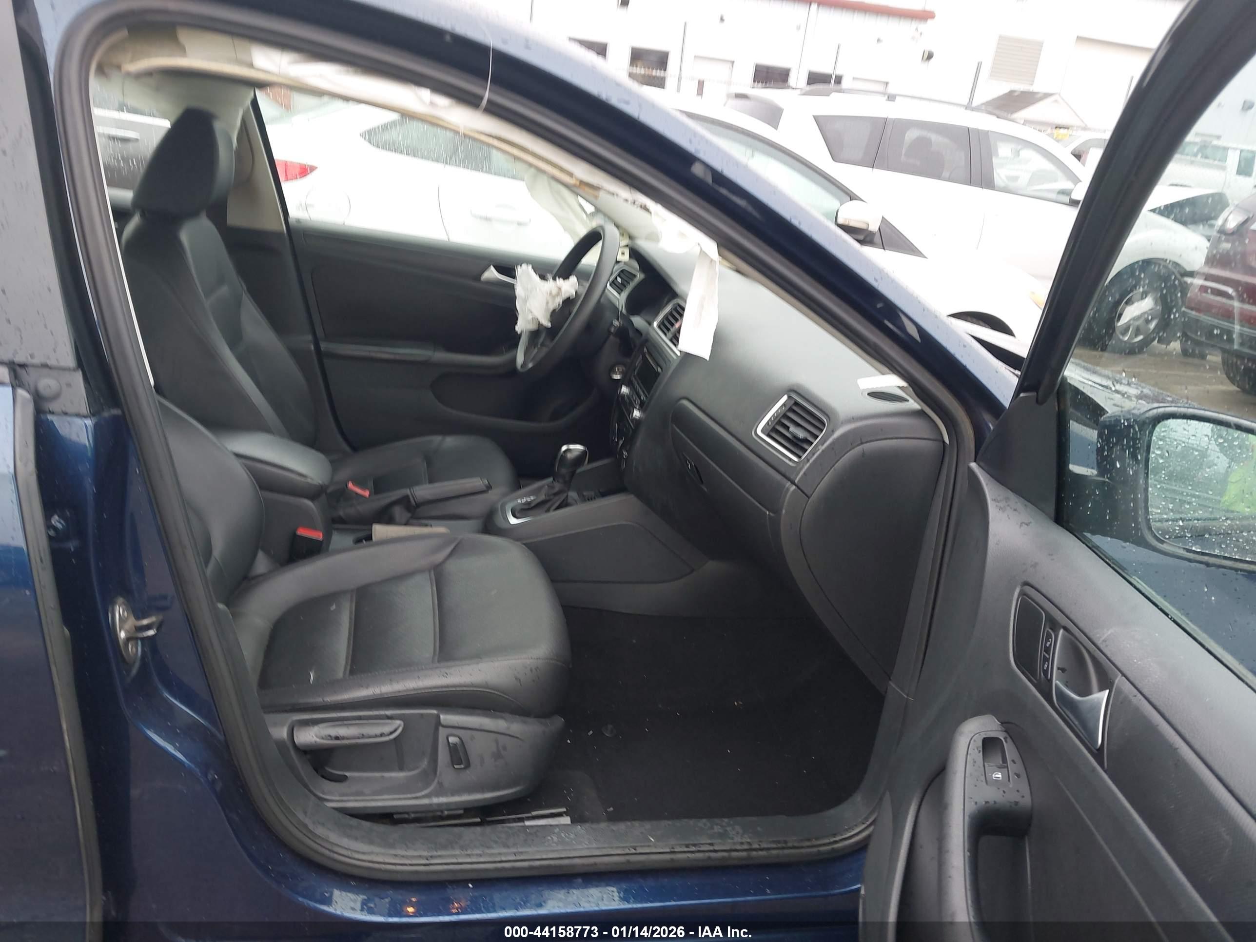 VOLKSWAGEN JETTA image 5