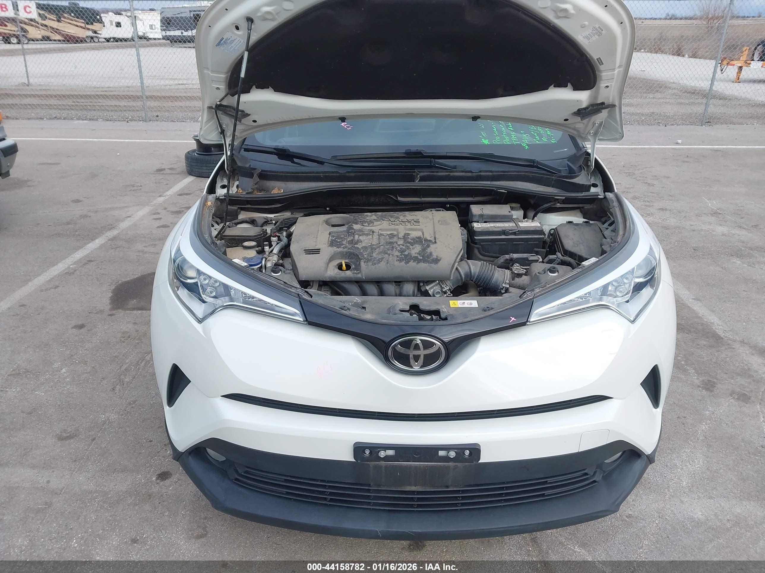 TOYOTA C-HR image 10