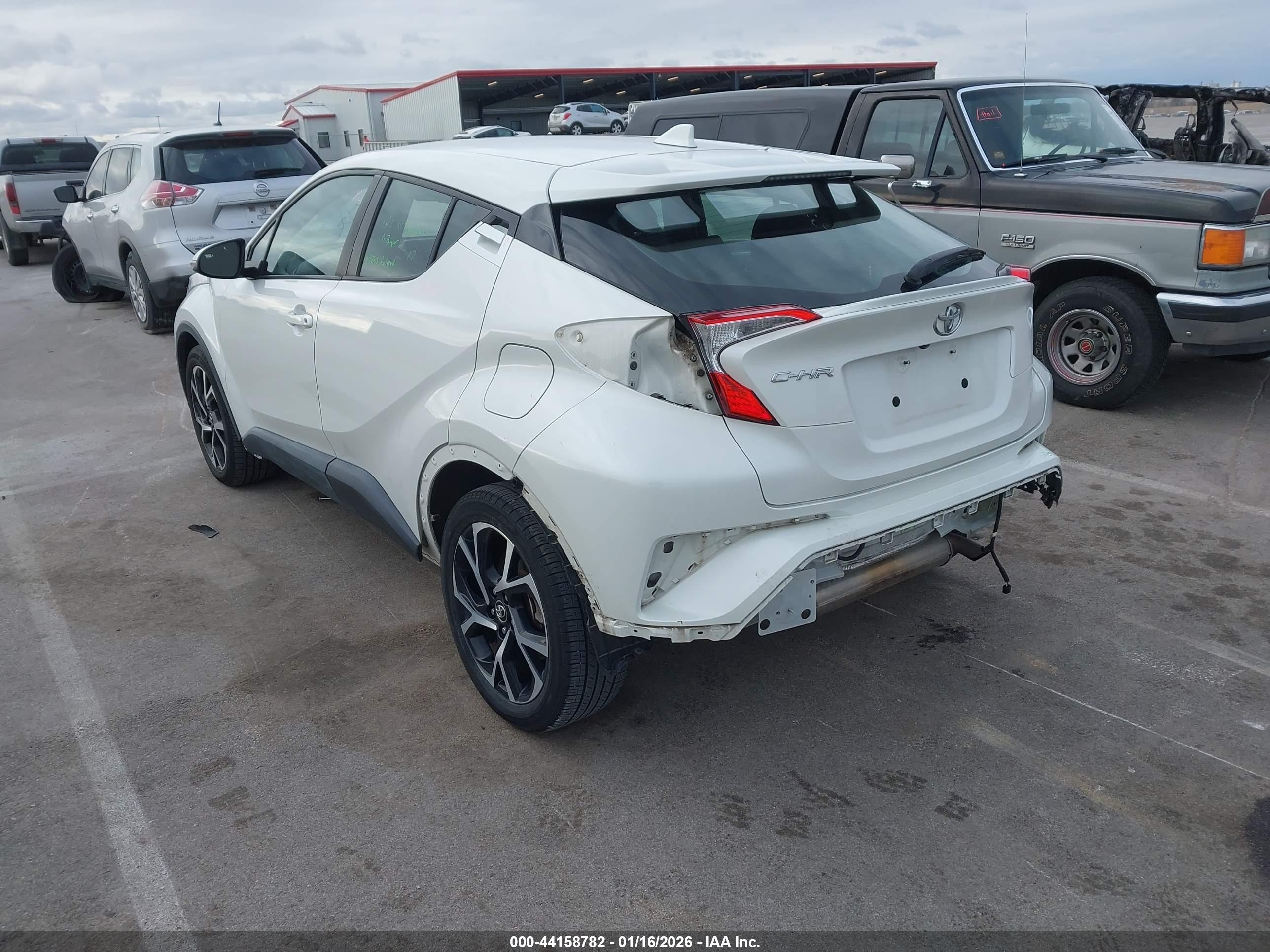 TOYOTA C-HR image 3