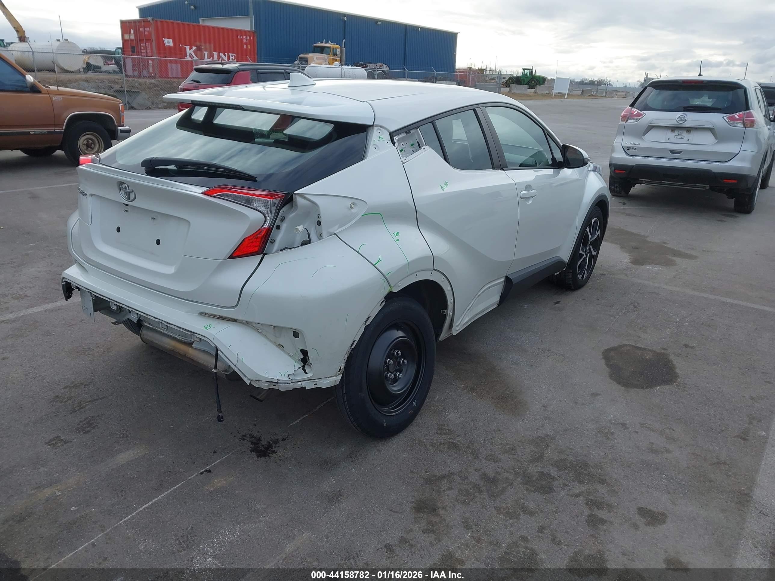 TOYOTA C-HR image 4