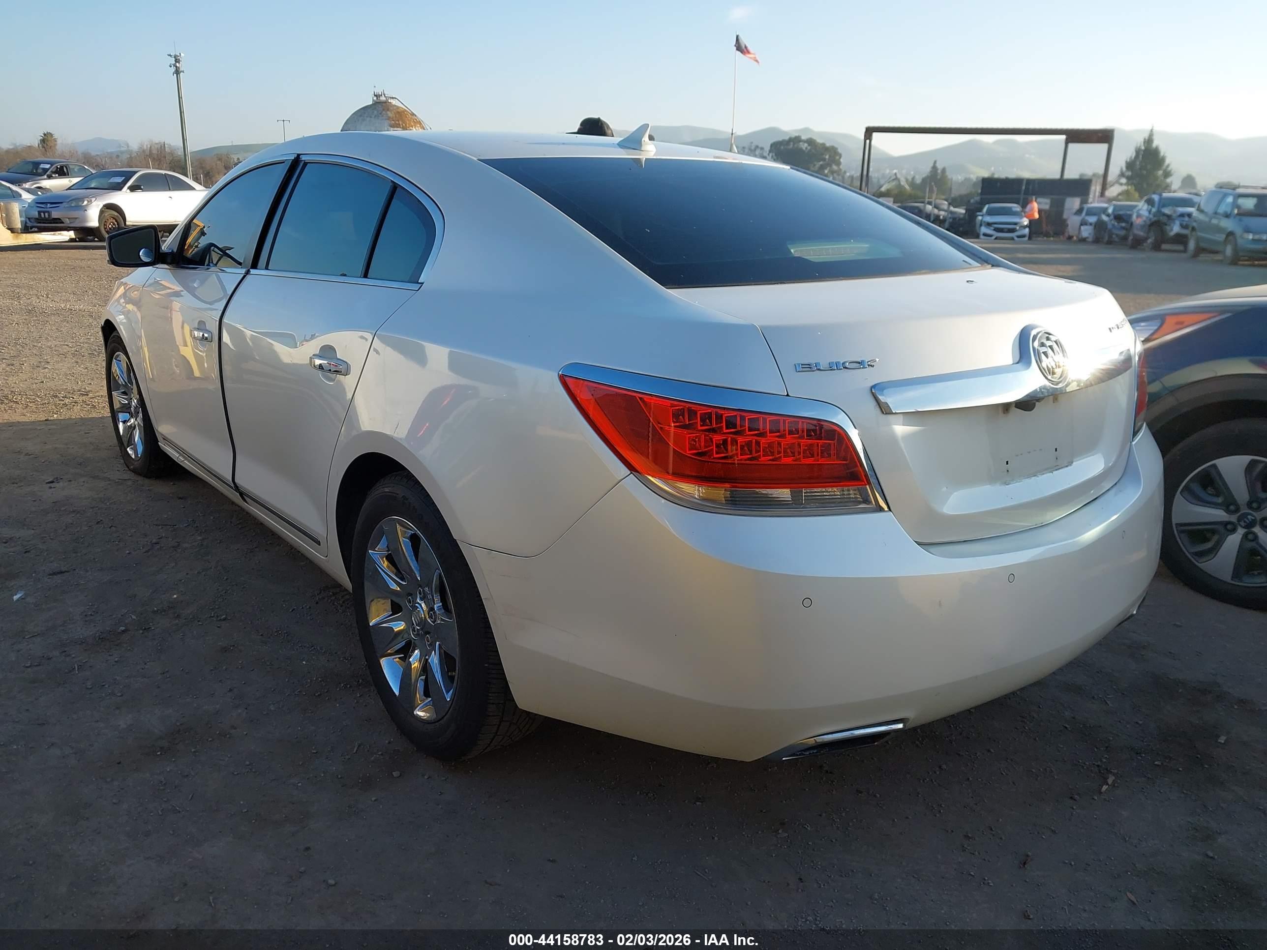 BUICK LACROSSE image 3