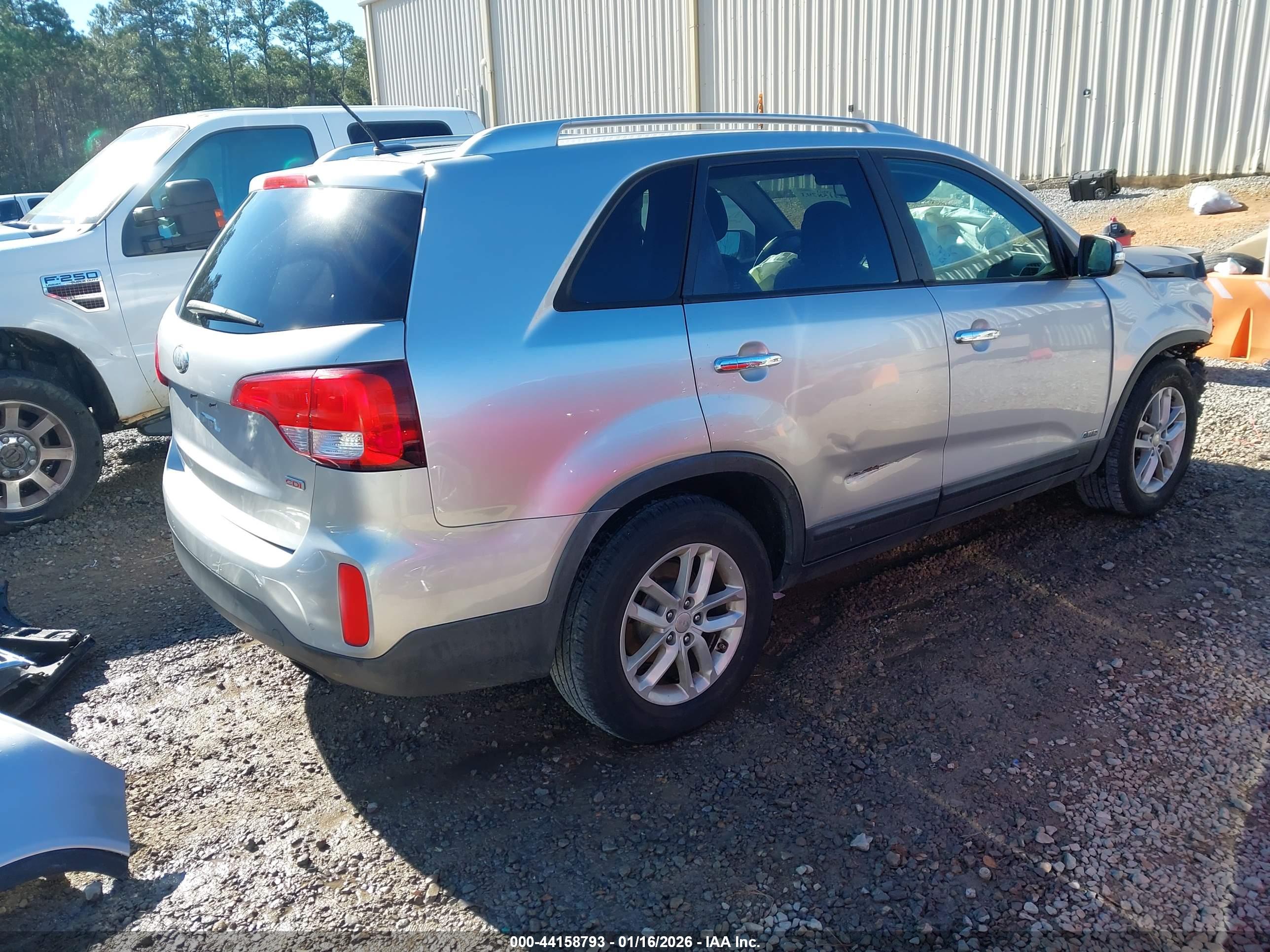 KIA SORENTO image 4