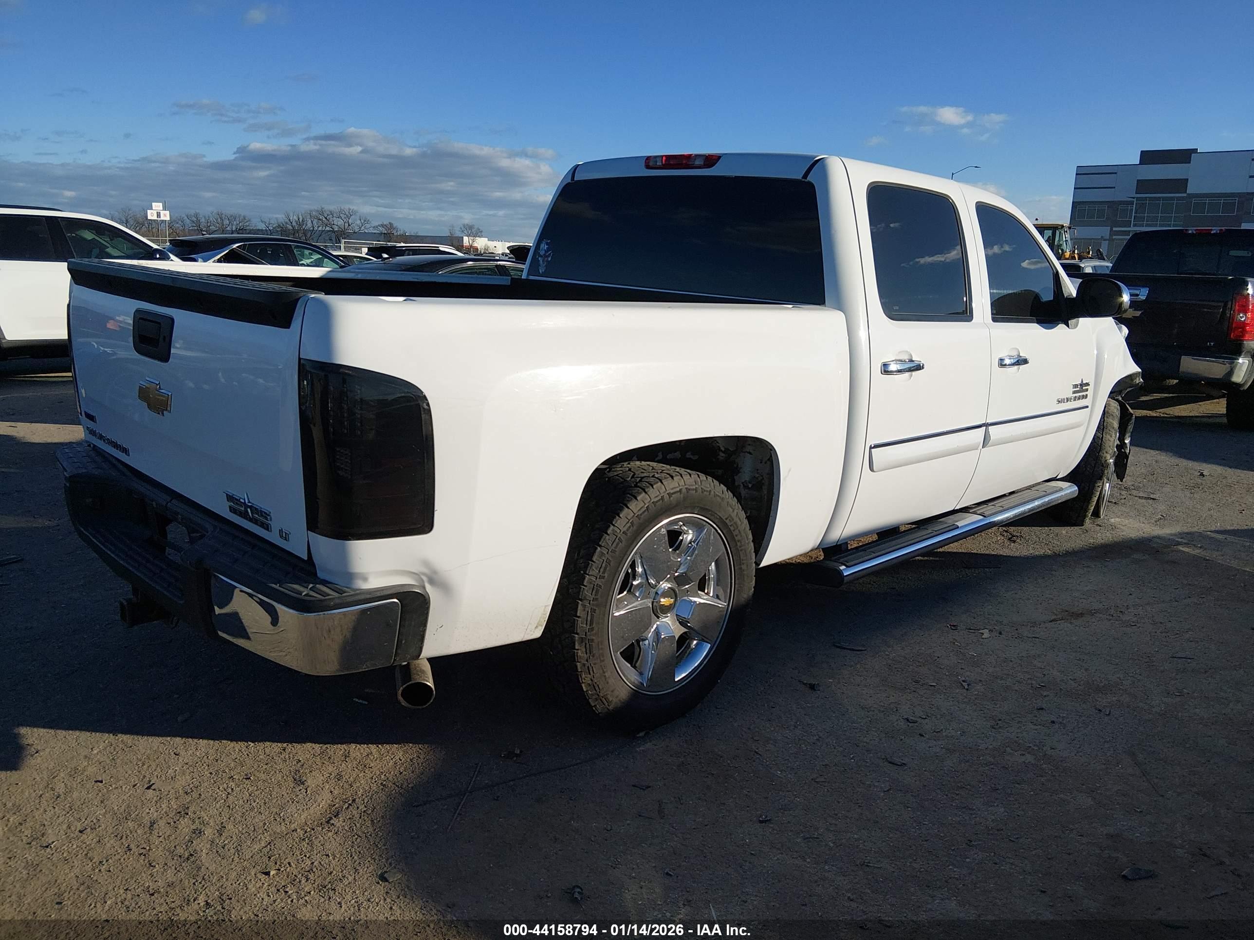 CHEVROLET SILVERADO image 4