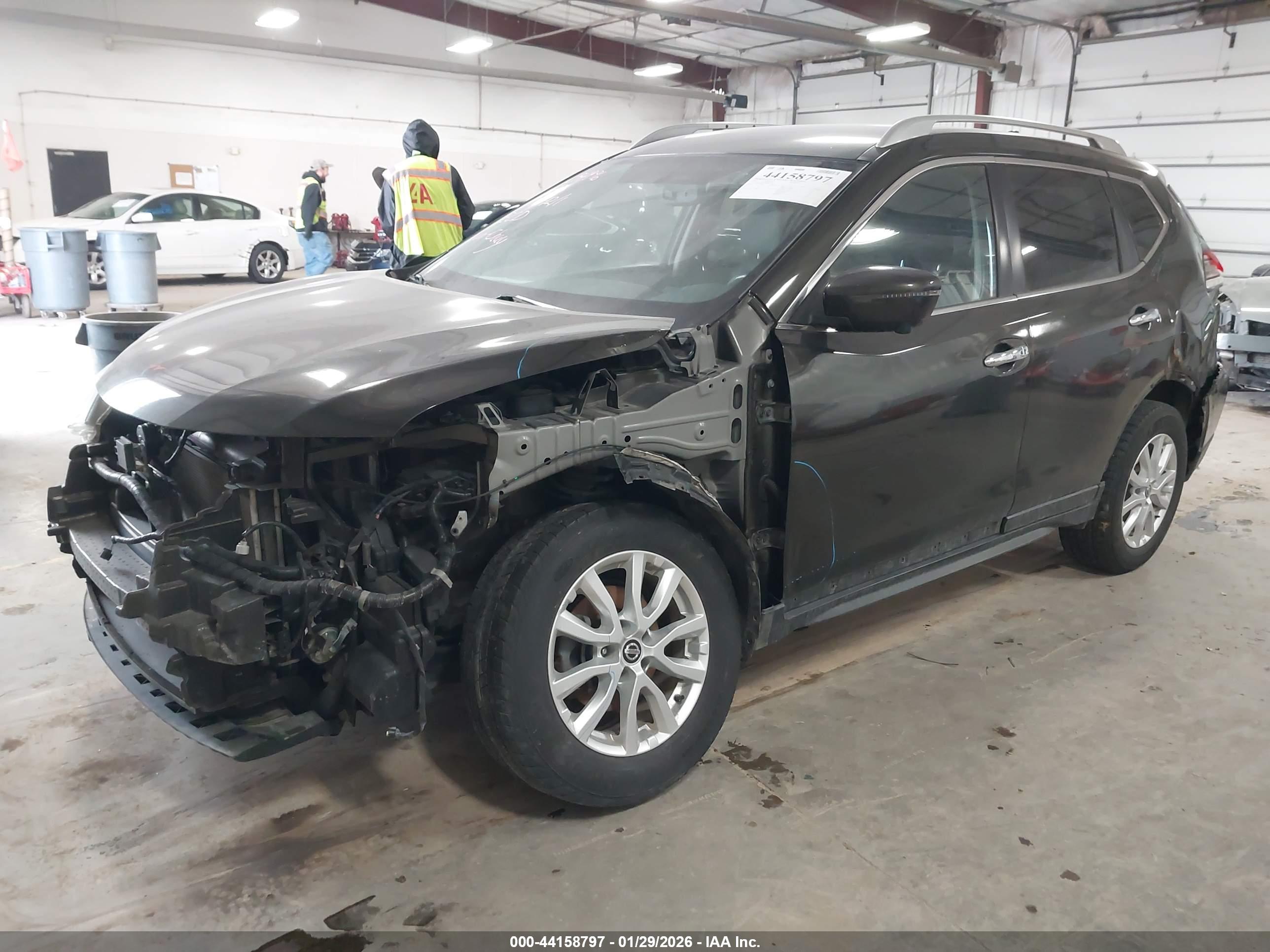 NISSAN ROGUE image 2