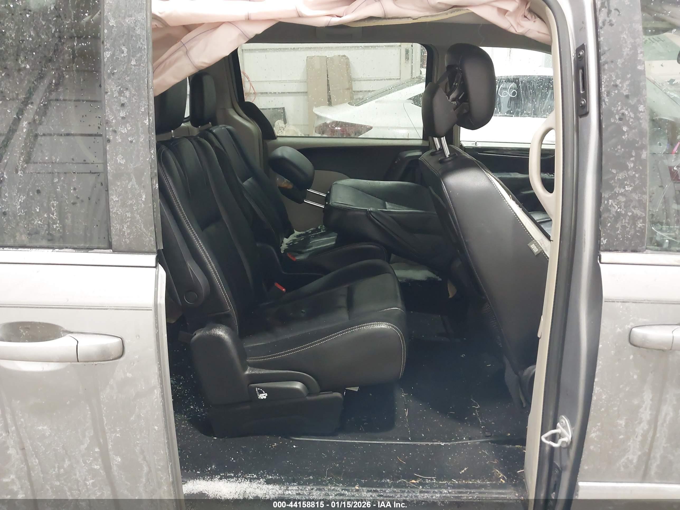 CHRYSLER TOWN image 8