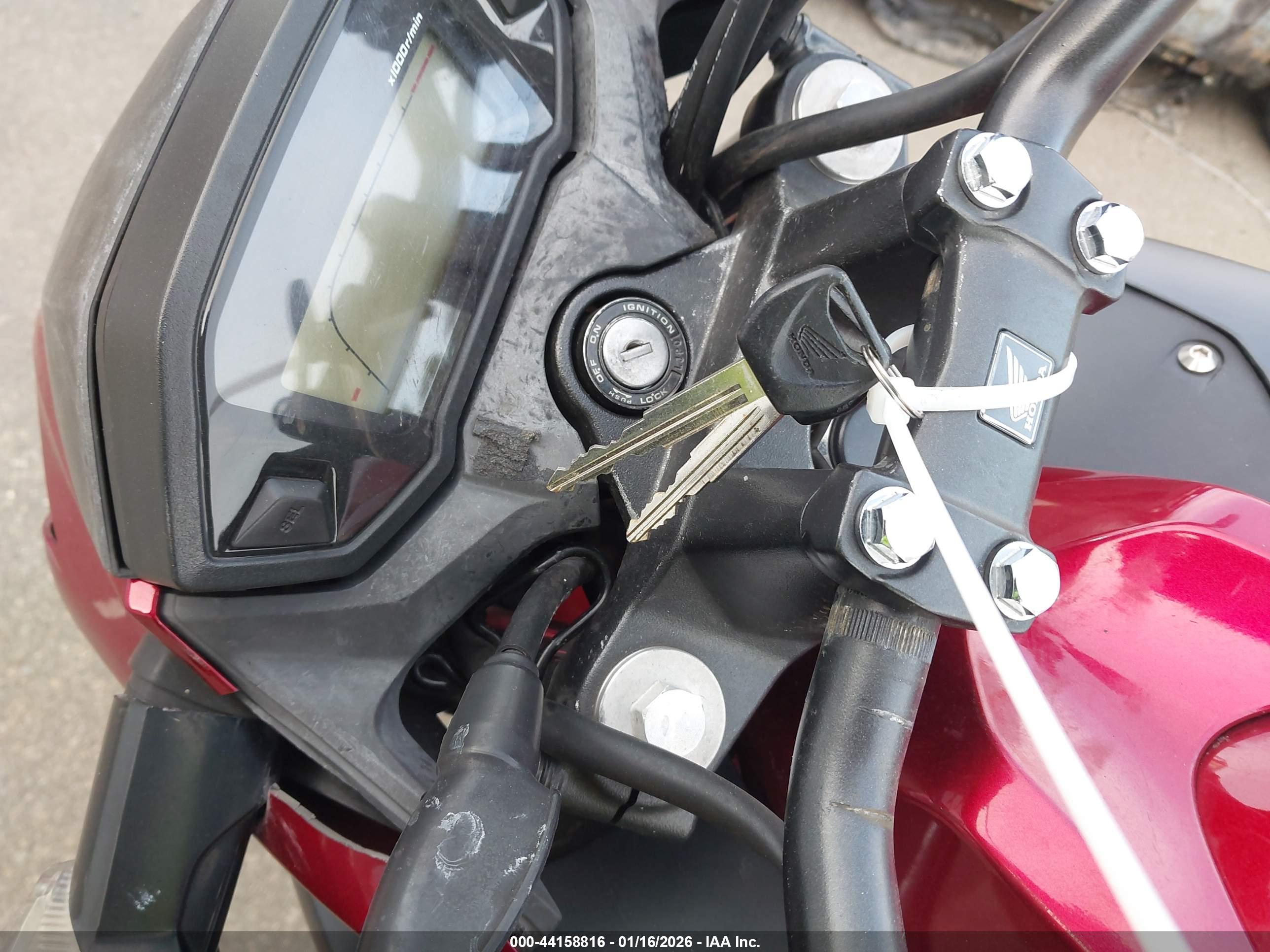HONDA CB300 image 11