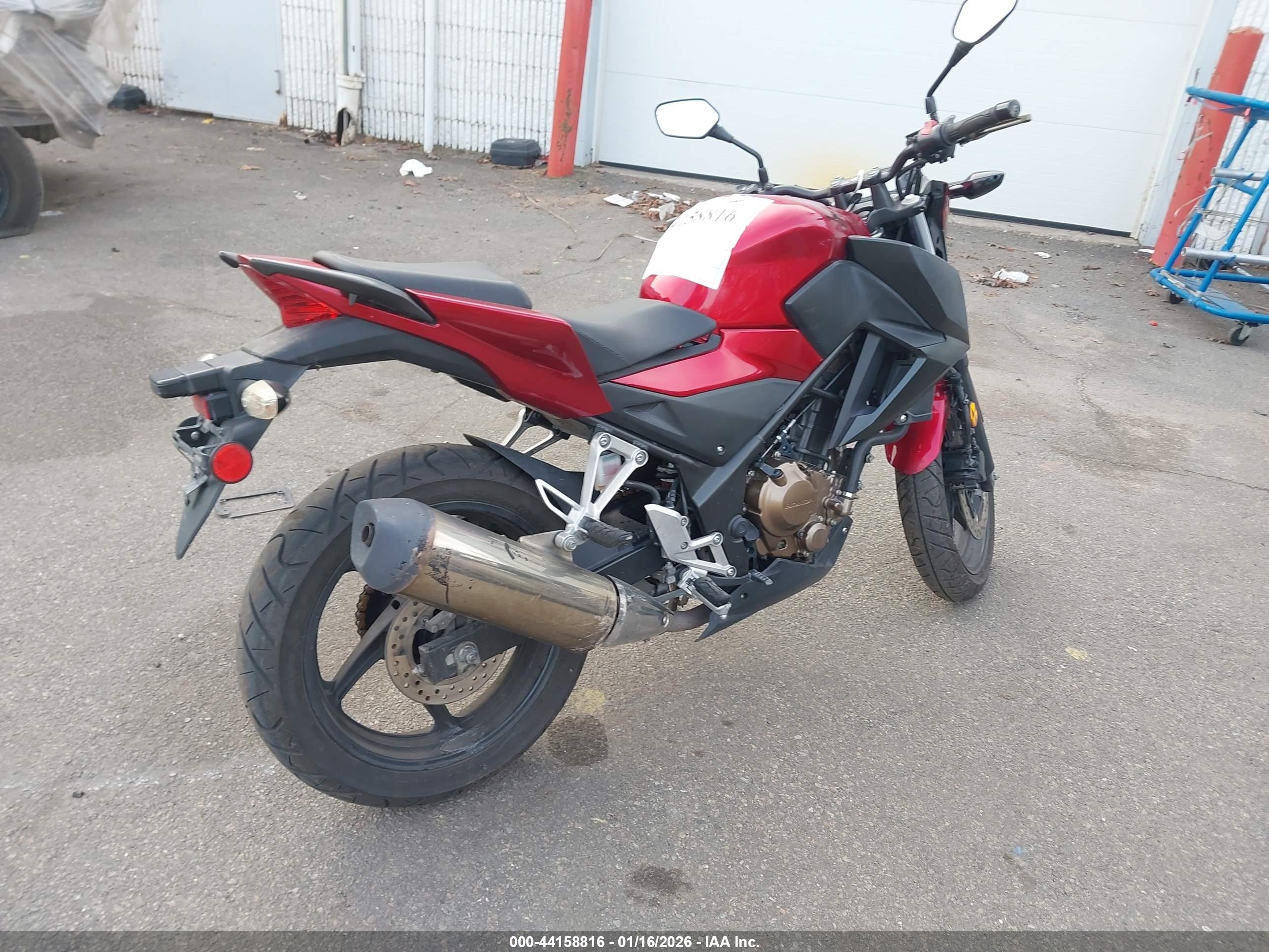 HONDA CB300 image 4