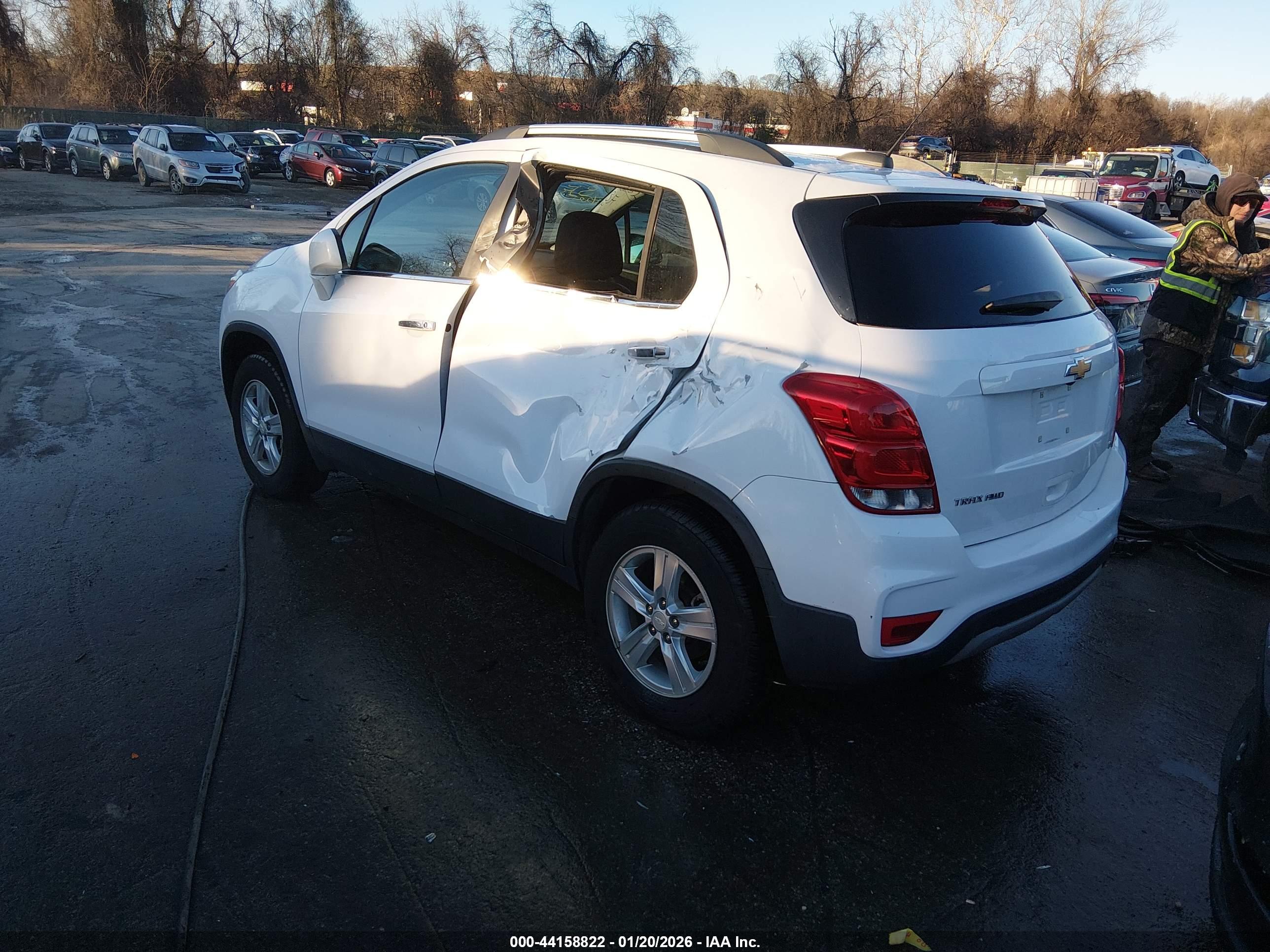 CHEVROLET TRAX image 3