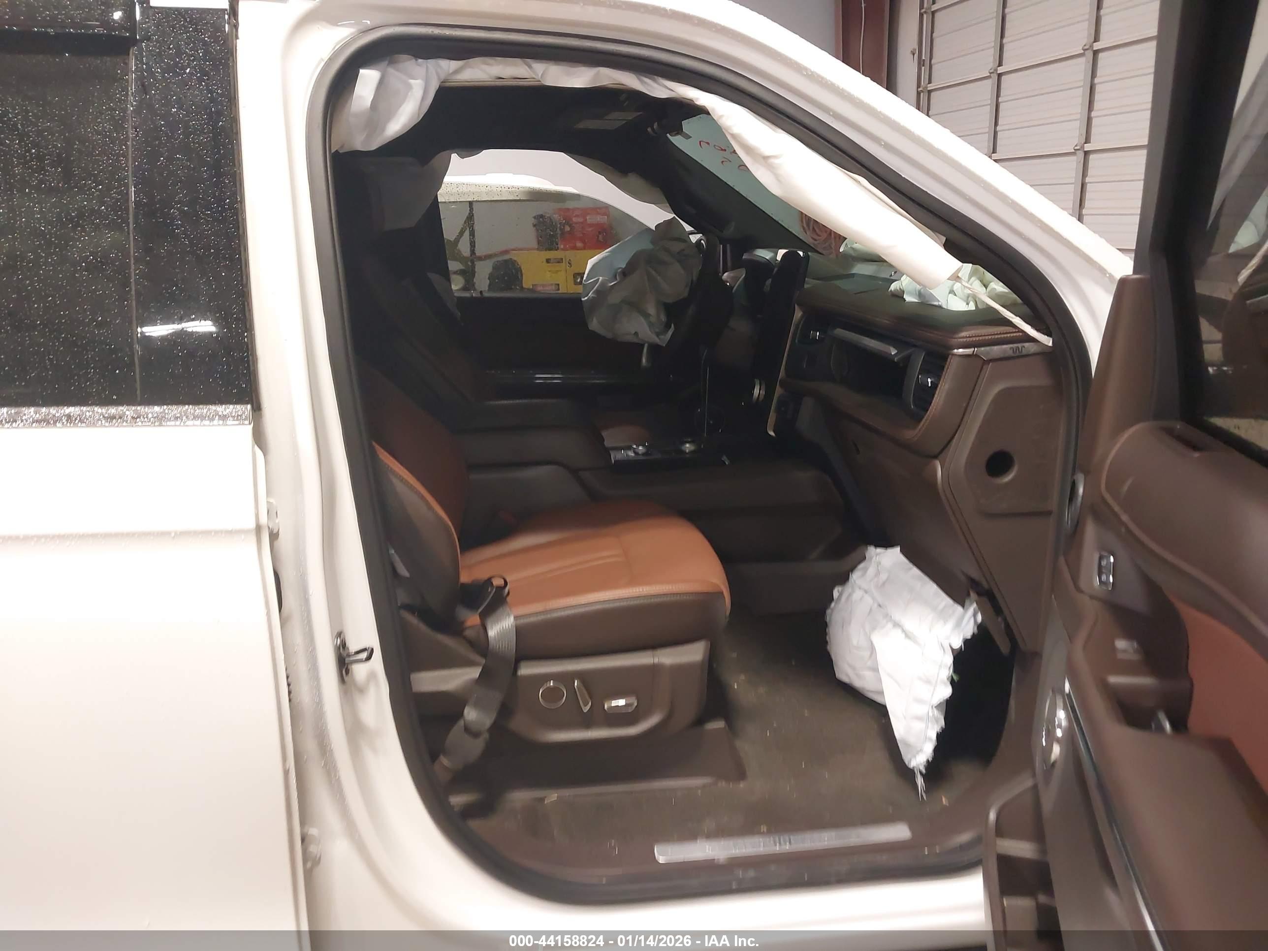 FORD EXPEDITION image 5