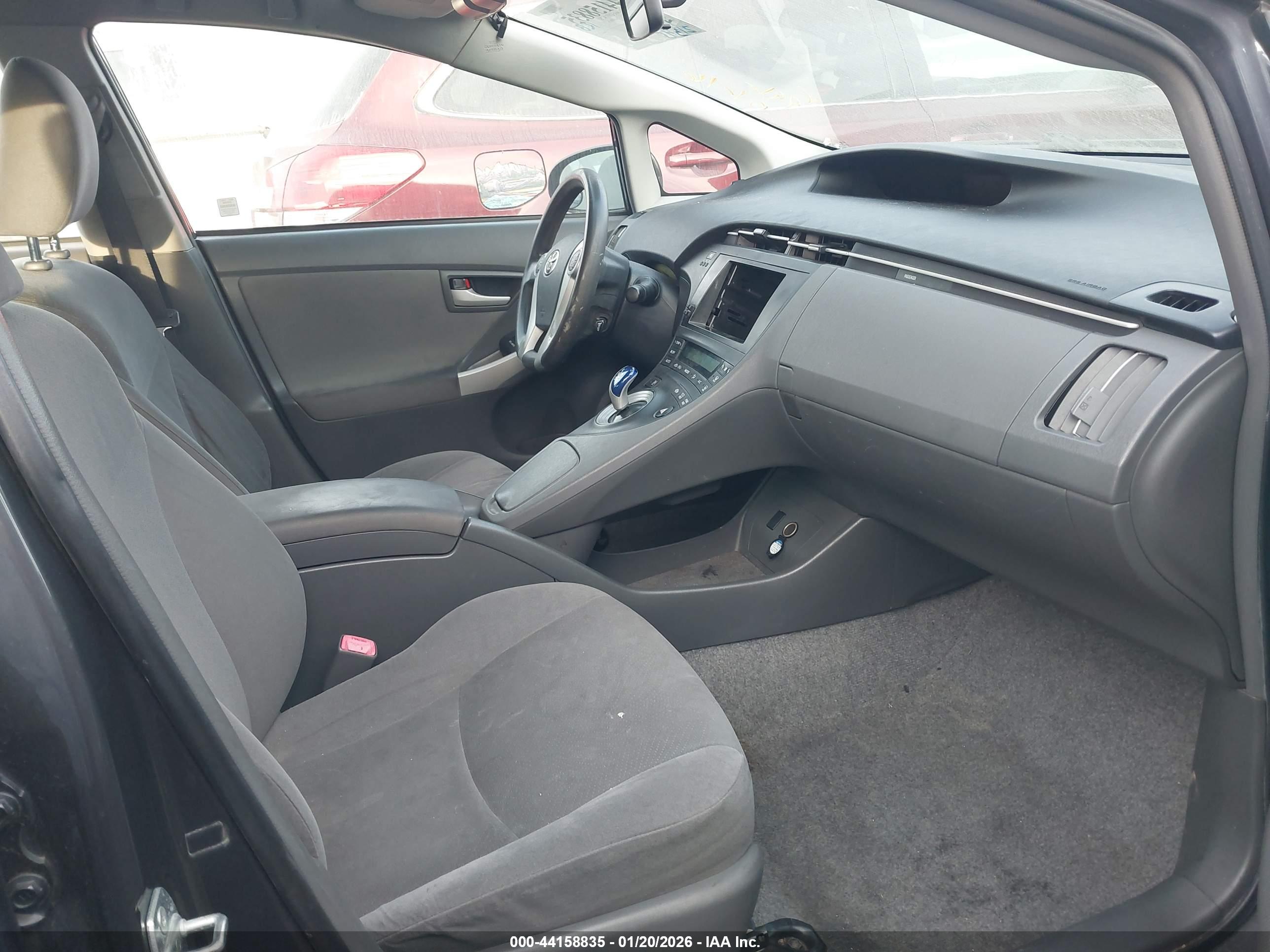 TOYOTA PRIUS image 5