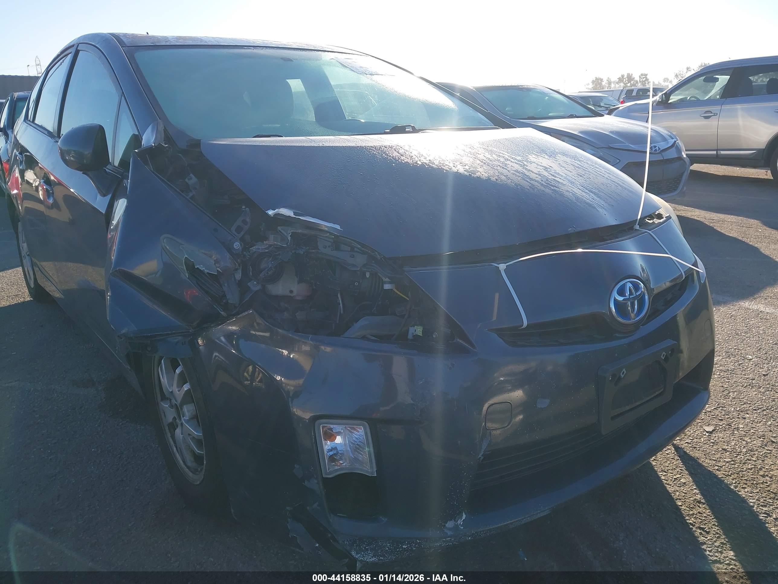 TOYOTA PRIUS image 6