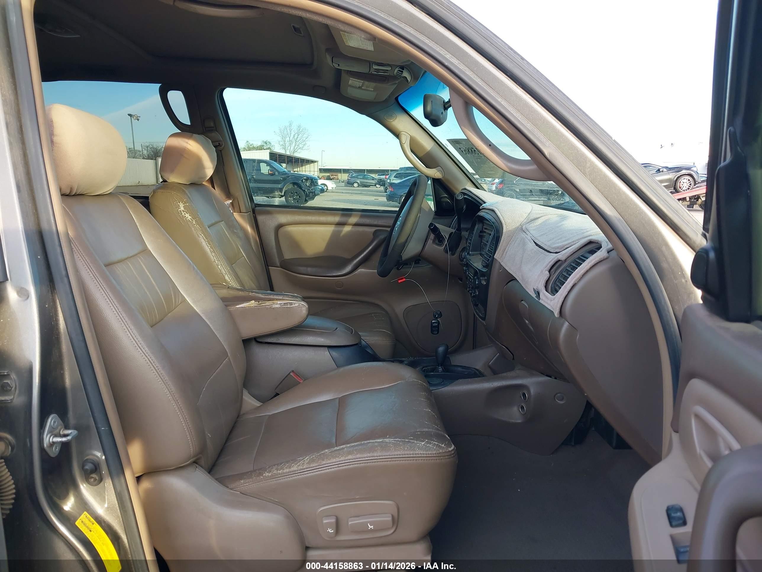 TOYOTA SEQUOIA image 5