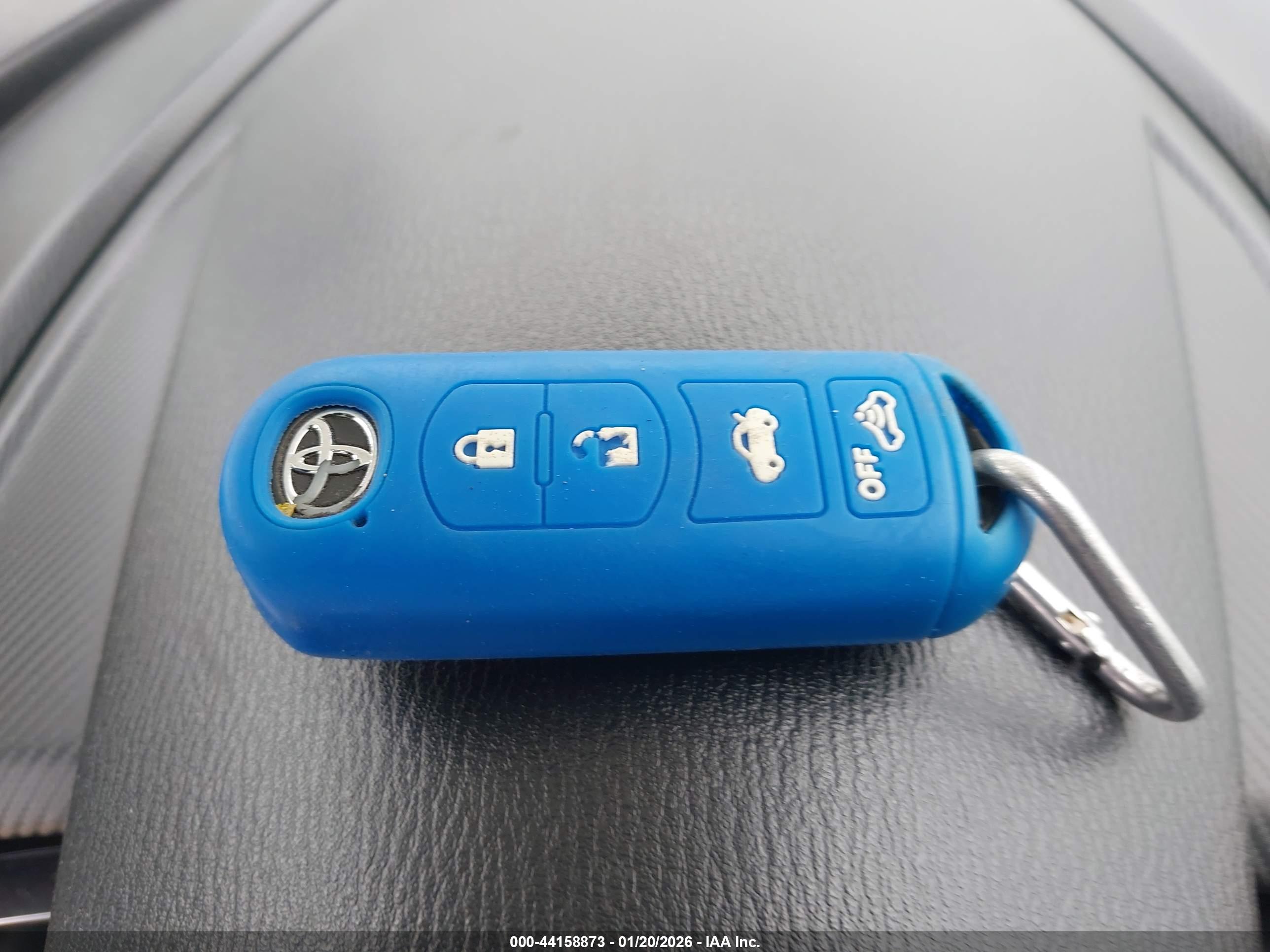 TOYOTA YARIS image 11