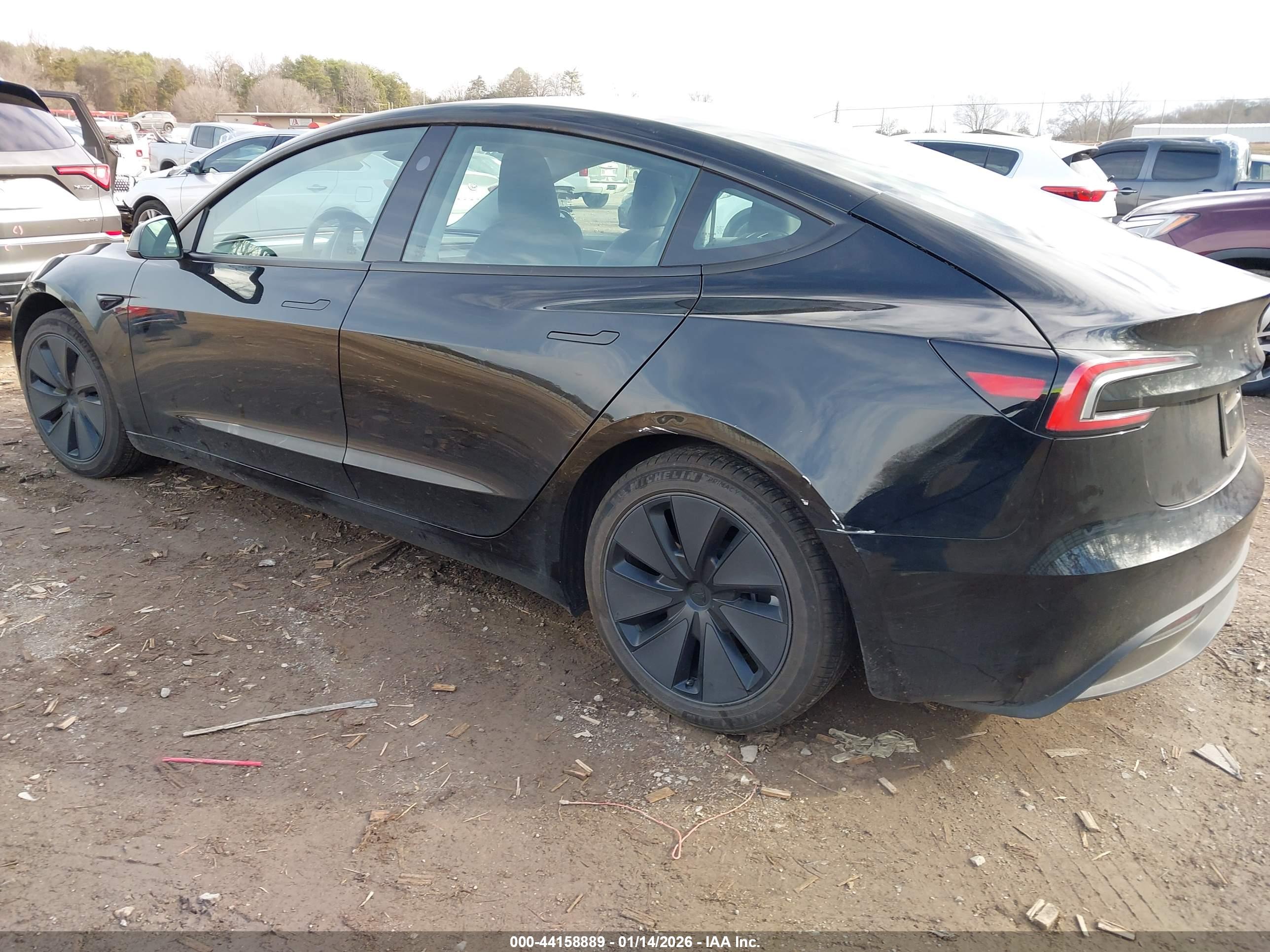 TESLA MODEL image 3