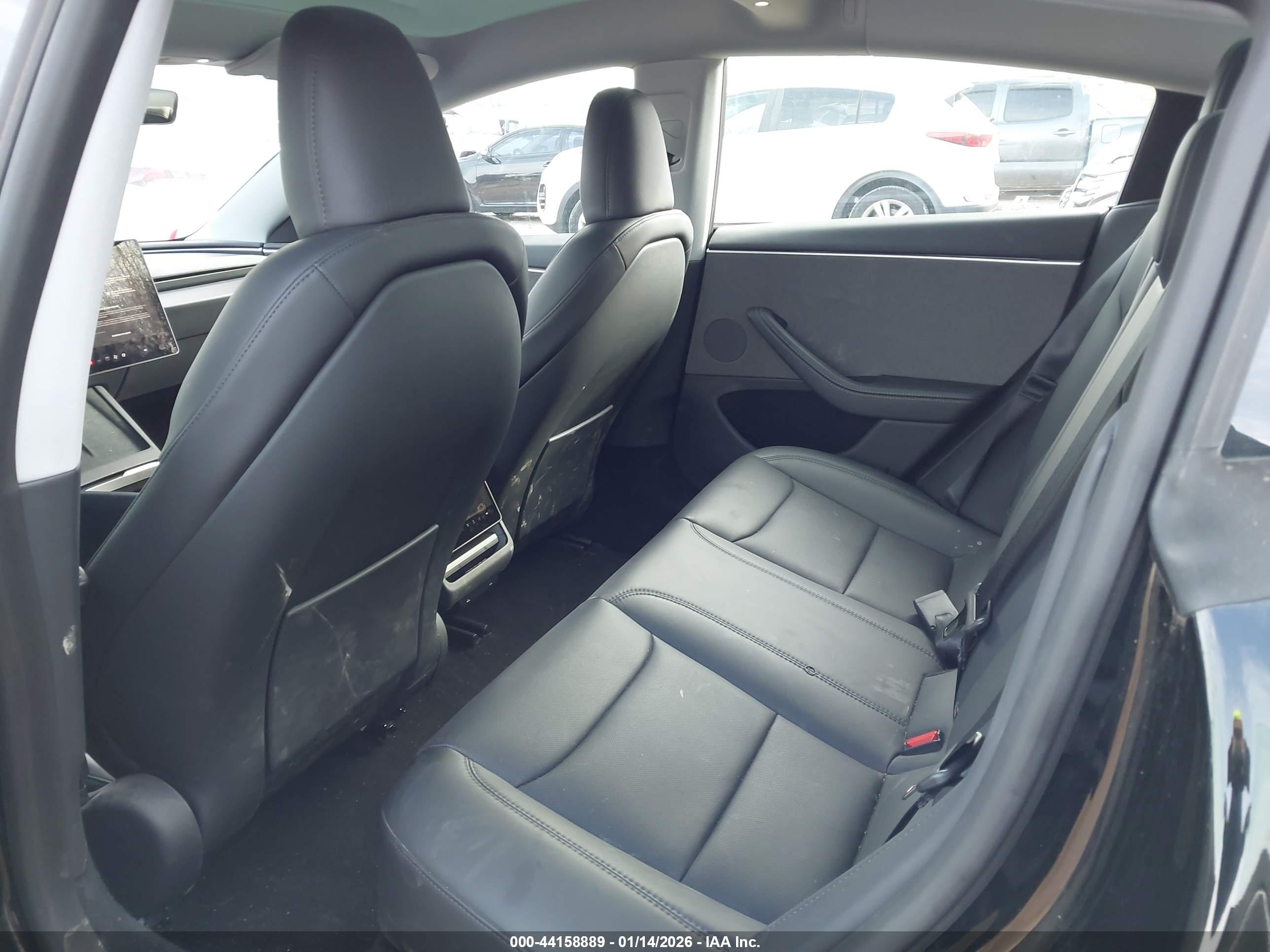 TESLA MODEL image 8