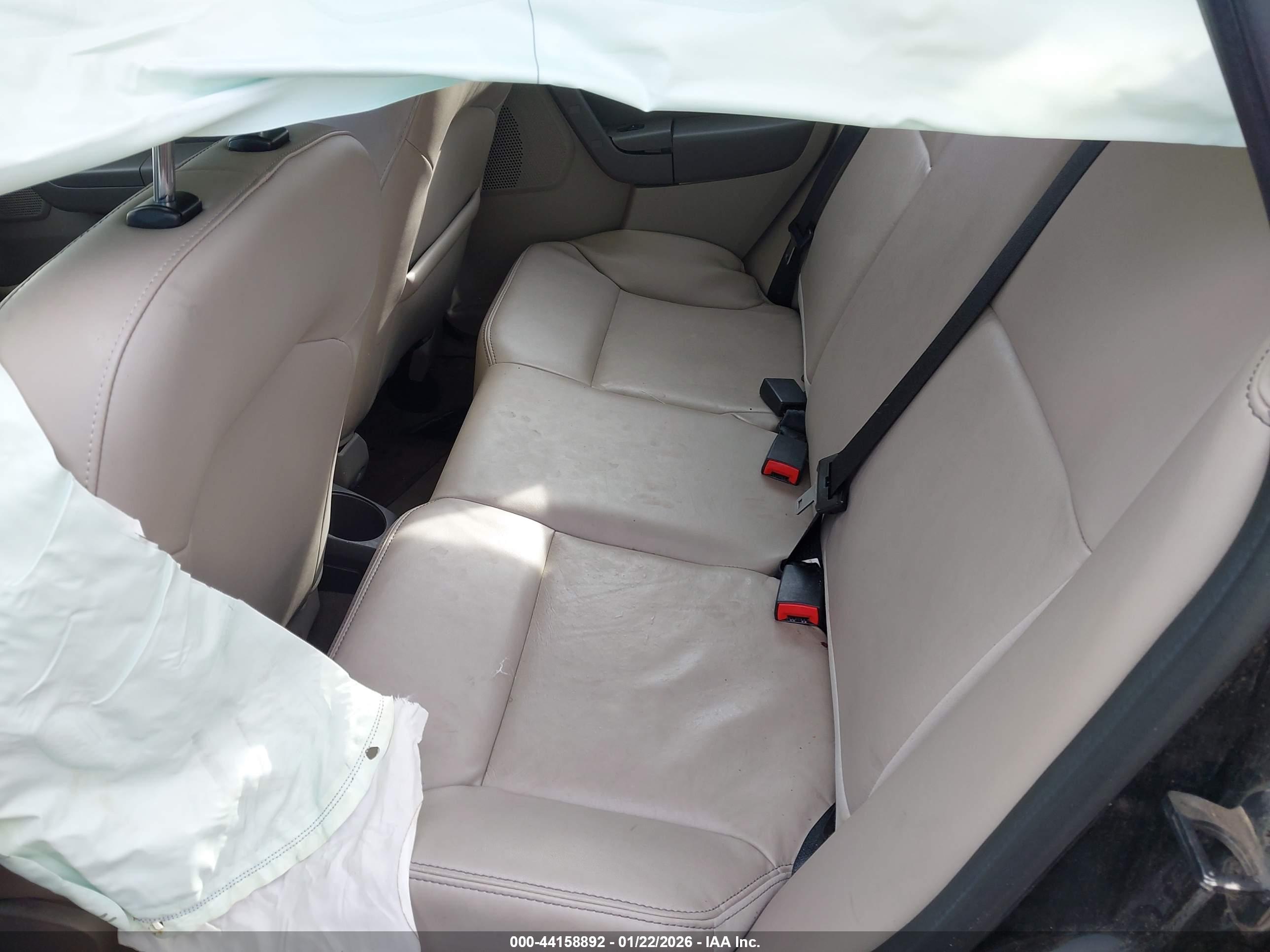 FORD FOCUS image 8