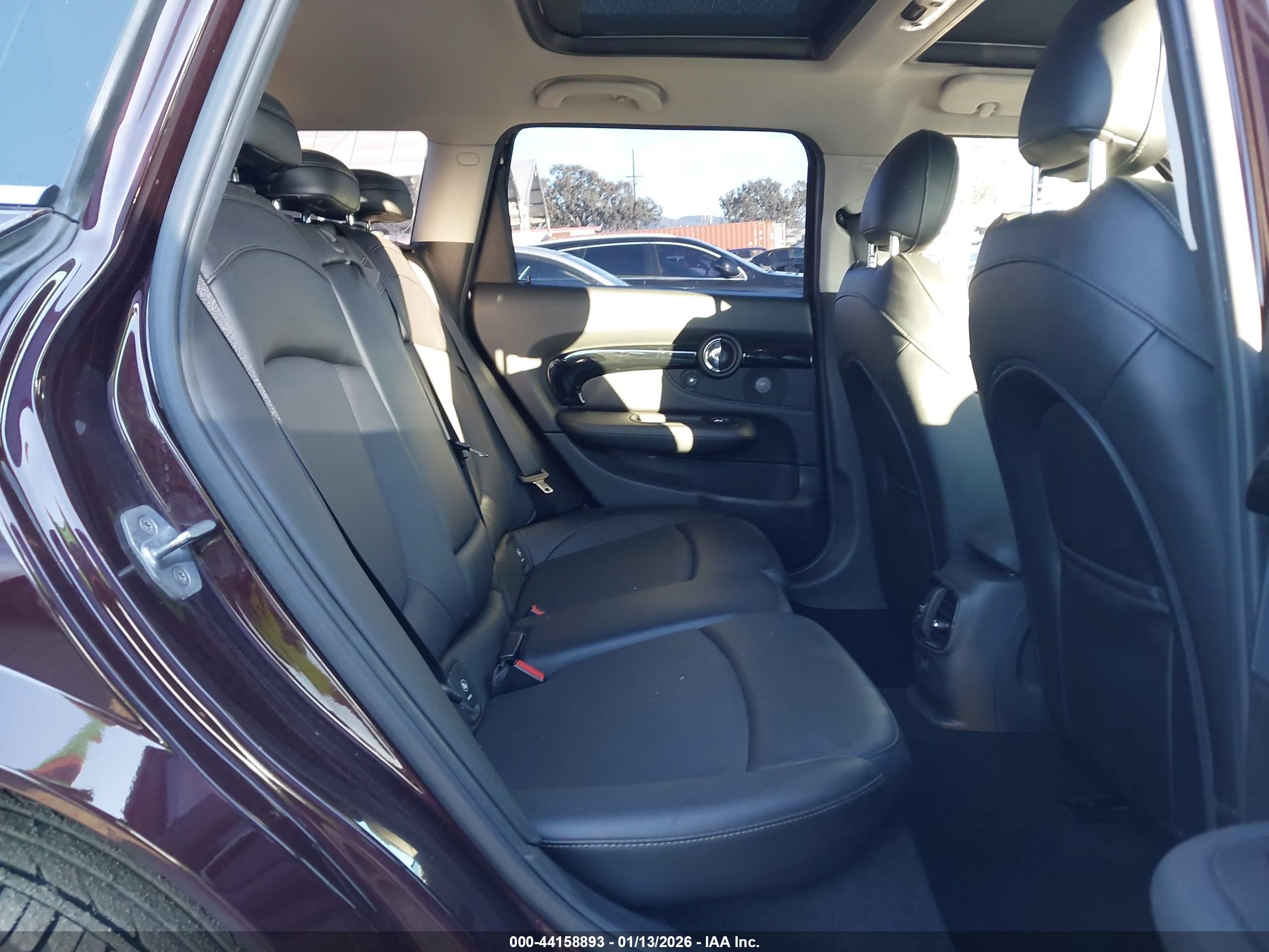 MINI CLUBMAN image 8