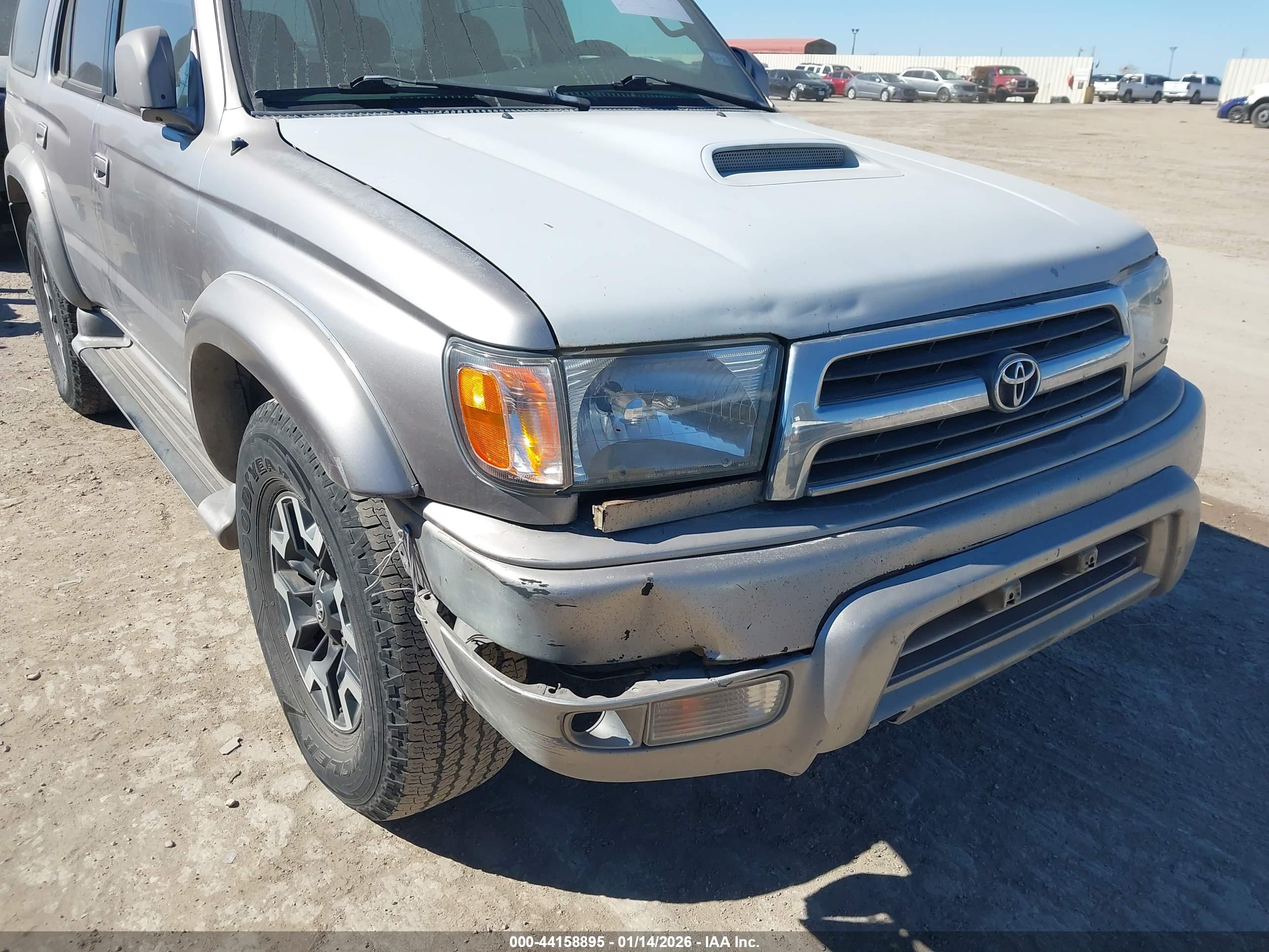 TOYOTA 4RUNNER image 6