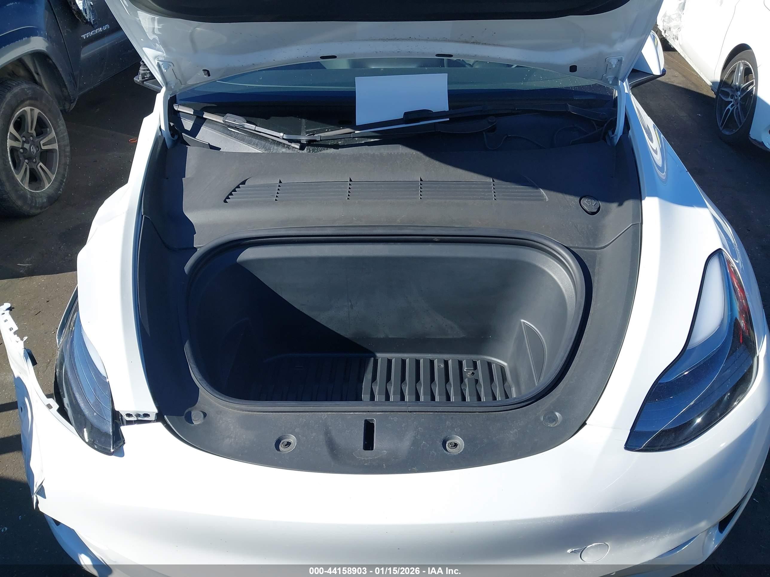 TESLA MODEL image 10