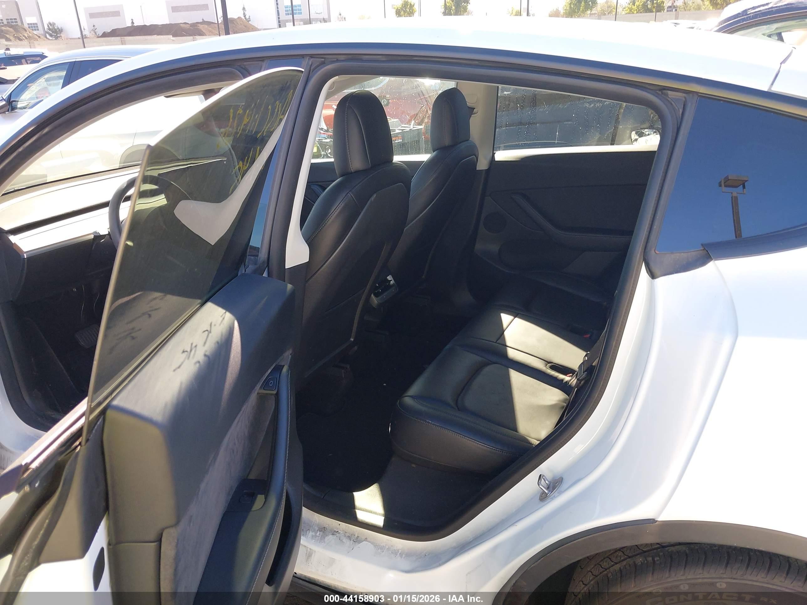 TESLA MODEL image 8