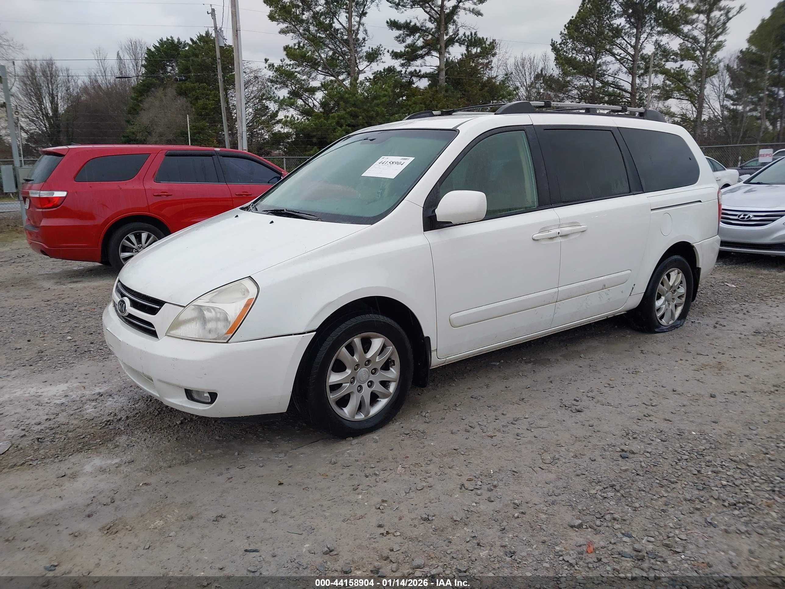 KIA SEDONA image 2