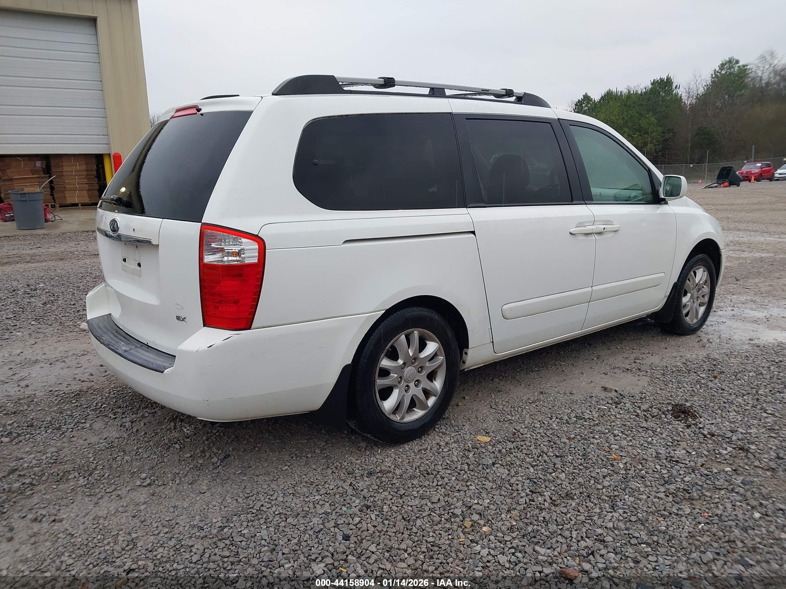 KIA SEDONA image 4